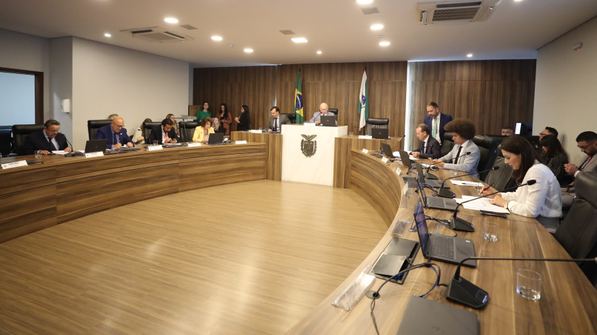 Reunião extraordinária ocorreu no final da tarde desta segunda-feira (30), no Auditório Legislativo.