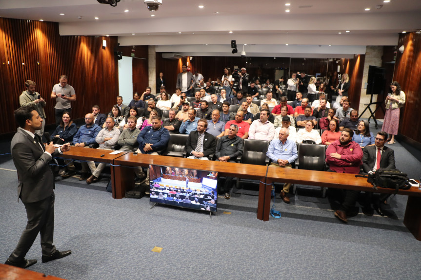 Palestra ocorreu na manhã desta sexta-feira (24), no Plenarinho da Casa.