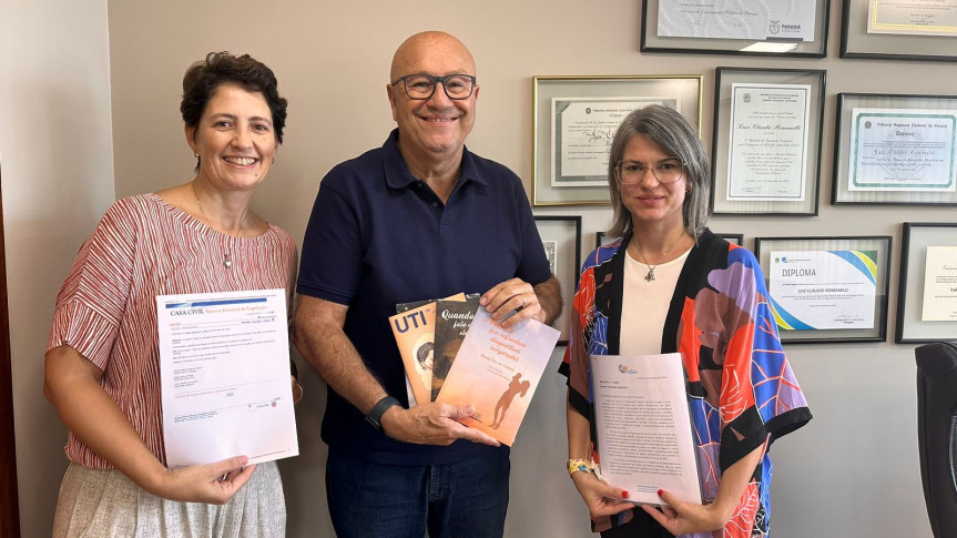 O deputado Luiz Claudio Romanelli (PSD) recebeu nesta sexta-feira, 10, a presidente da organização Dando Voz ao Coração, Fernanda Braga.
