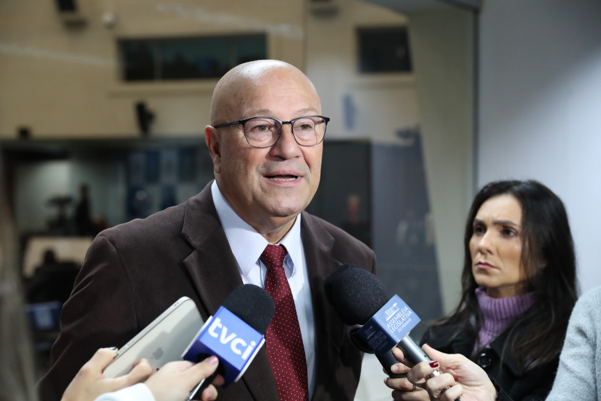 O deputado Luiz Claudio Romanelli (PSD) é o presidente da Comissão de Orçamento da Casa.
