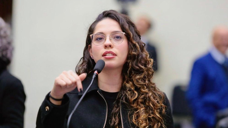 A parlamentar defende a revisão do modelo atual e reforça que seguirá acompanhando o tema junto aos órgãos competentes.
