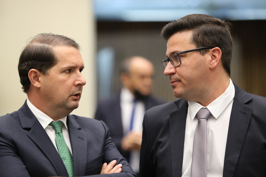 Parlamentares questionam secretário da Fazenda sobre situação financeira do Estado