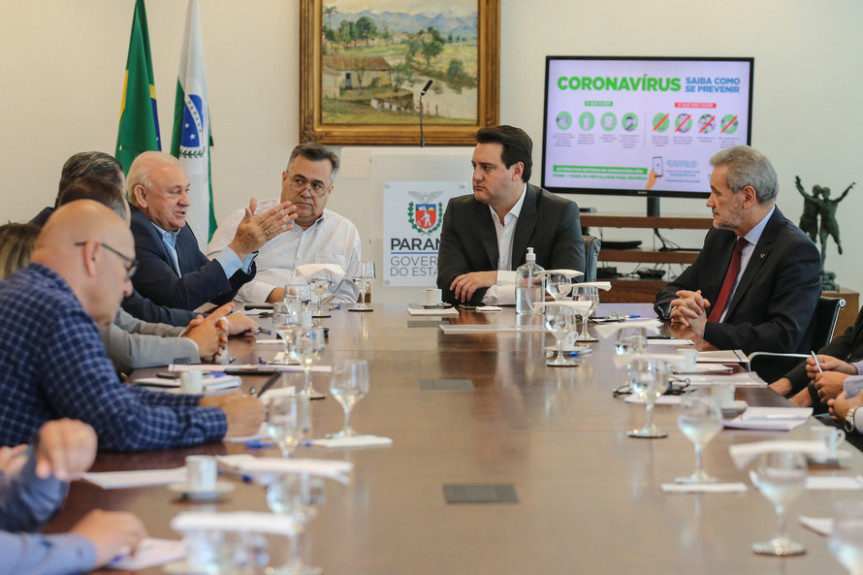 Presidentes de Poderes se unem para adotar medidas para conter o avanço do coronavírus.