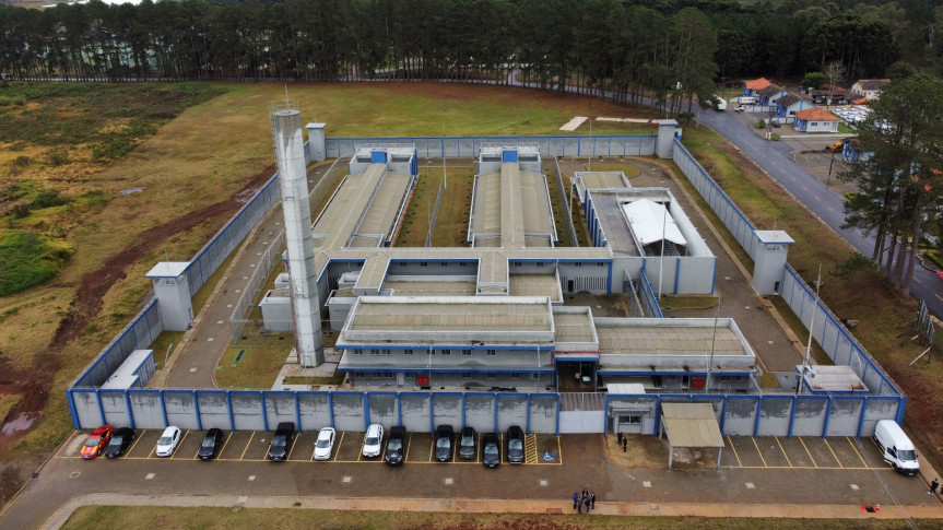 A medida impede que esses detentos recebam cônjuges ou parceiros em encontros reservados, realizados com privacidade e sem monitoramento direto dentro das unidades prisionais.