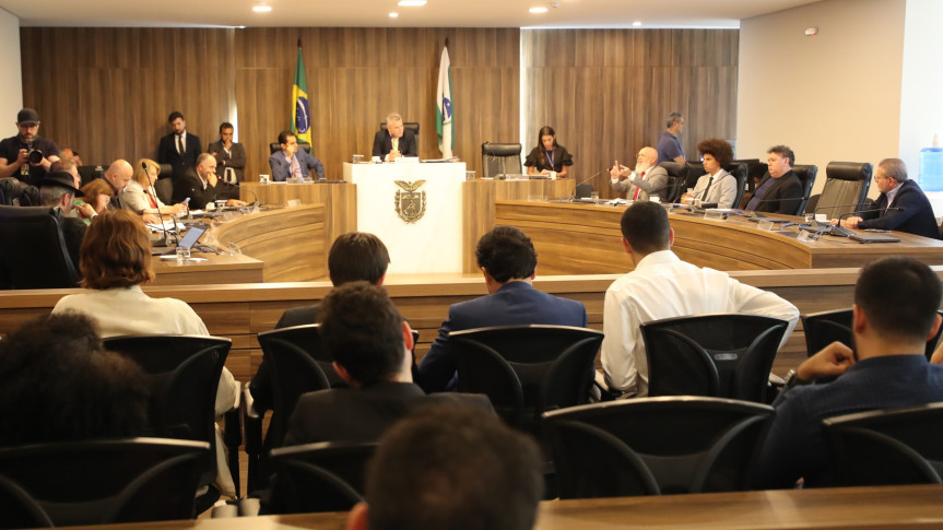 Reunião ocorreu no início da tarde desta segunda-feira (6), no Auditório Legislativo.