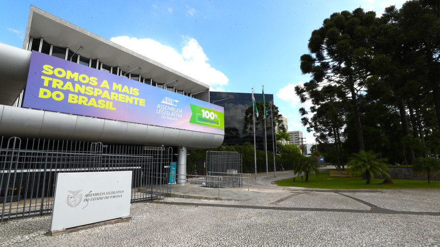 Na ordem do dia da sessão plenária de segunda-feira (9) constam 11 itens.