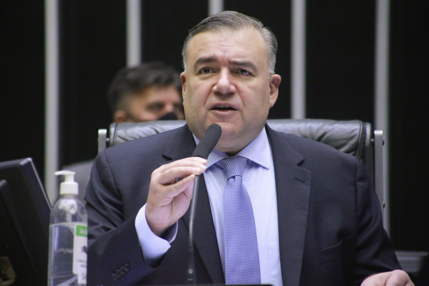 Ney Leprevost conta com a experiência para retorno à Assembleia Legislativa.