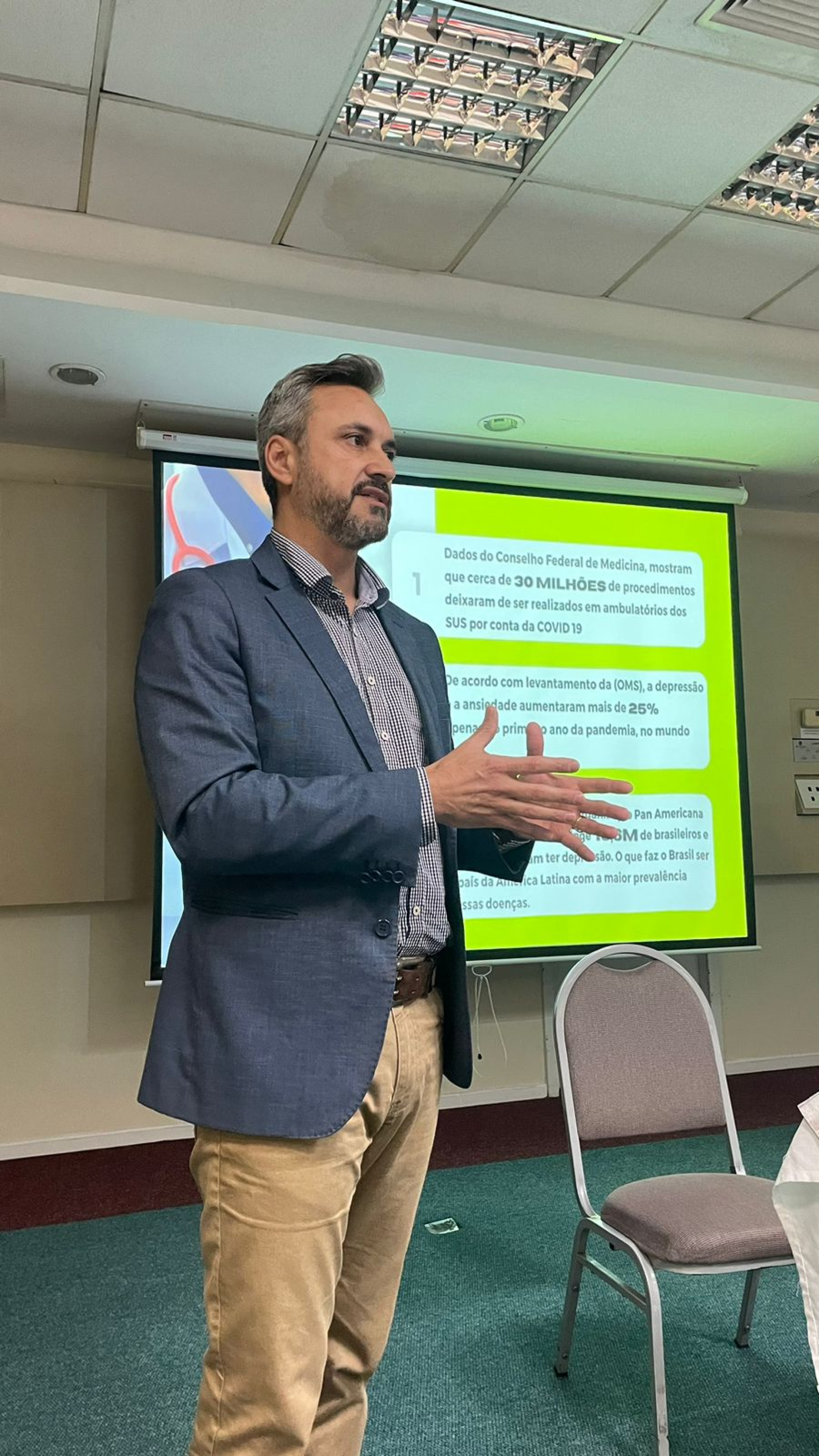 Deputado Fabio Oliveira (Podemos) apresenta palestra no VI Encontro de Operadoras de Planos de Saúde e Hospitais