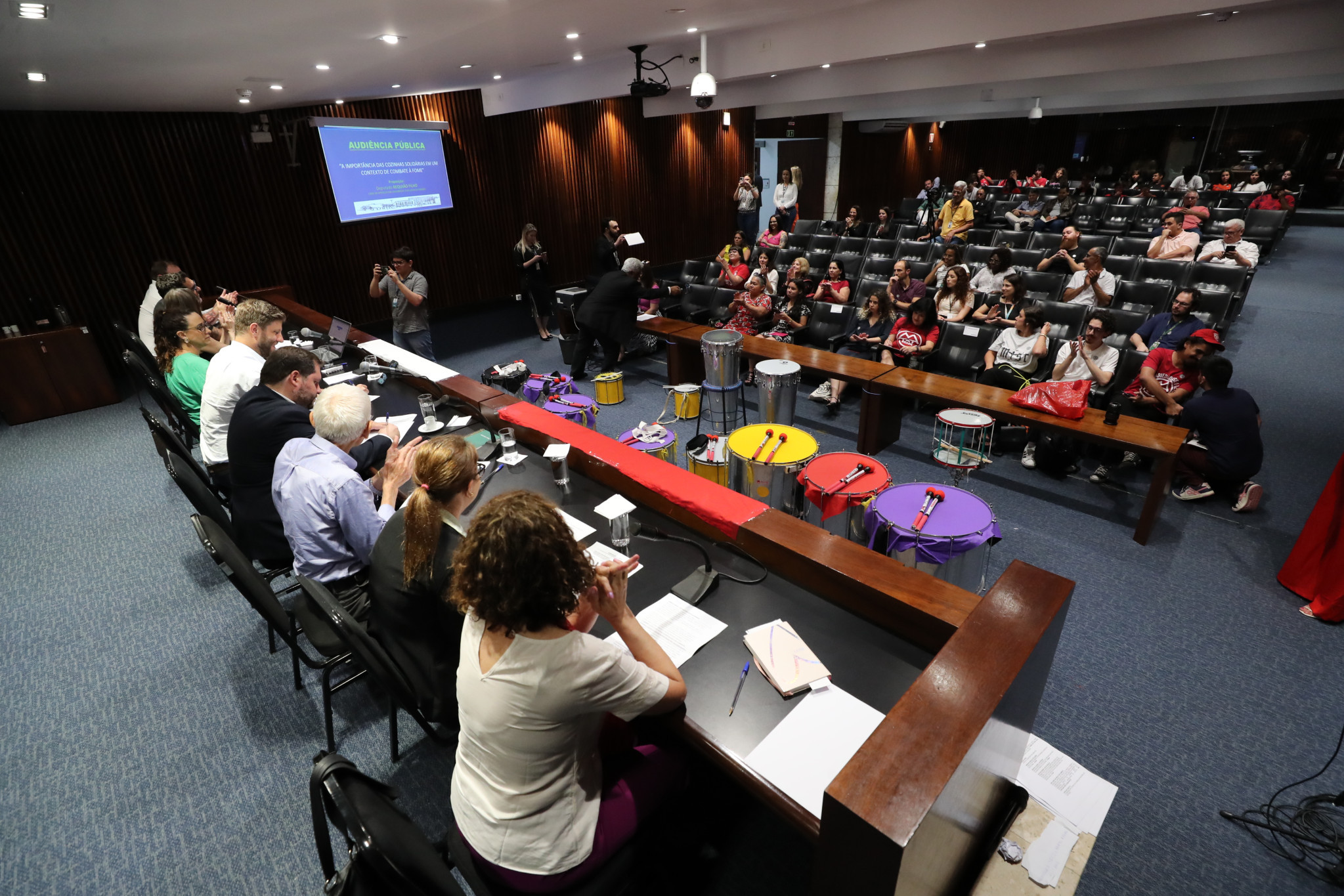 Criação de políticas públicas de apoio a cozinhas comunitárias é essencial para combate à fome