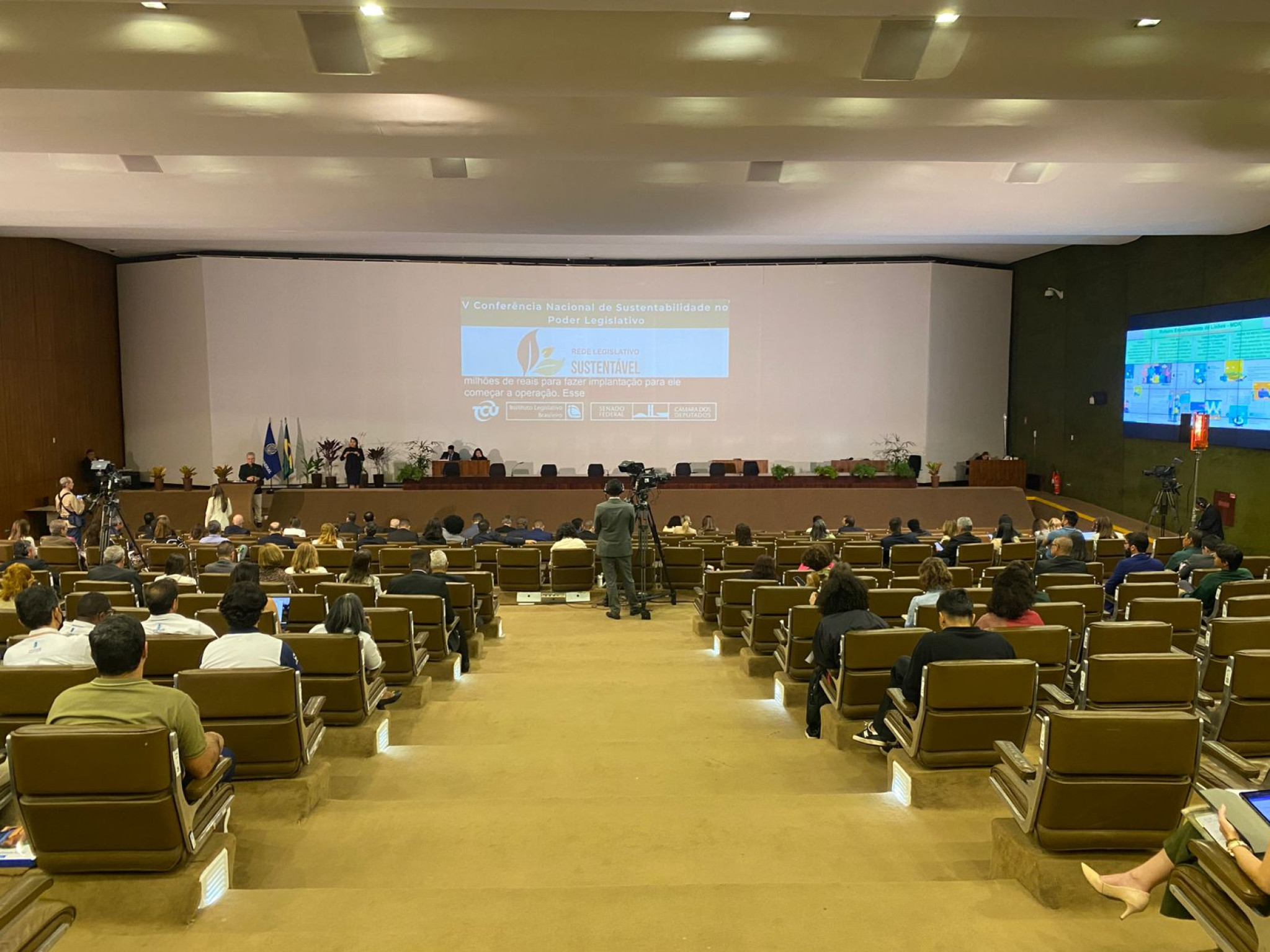 Assembleia anuncia adesão à Rede Legislativo Sustentável e investimento em energia solar