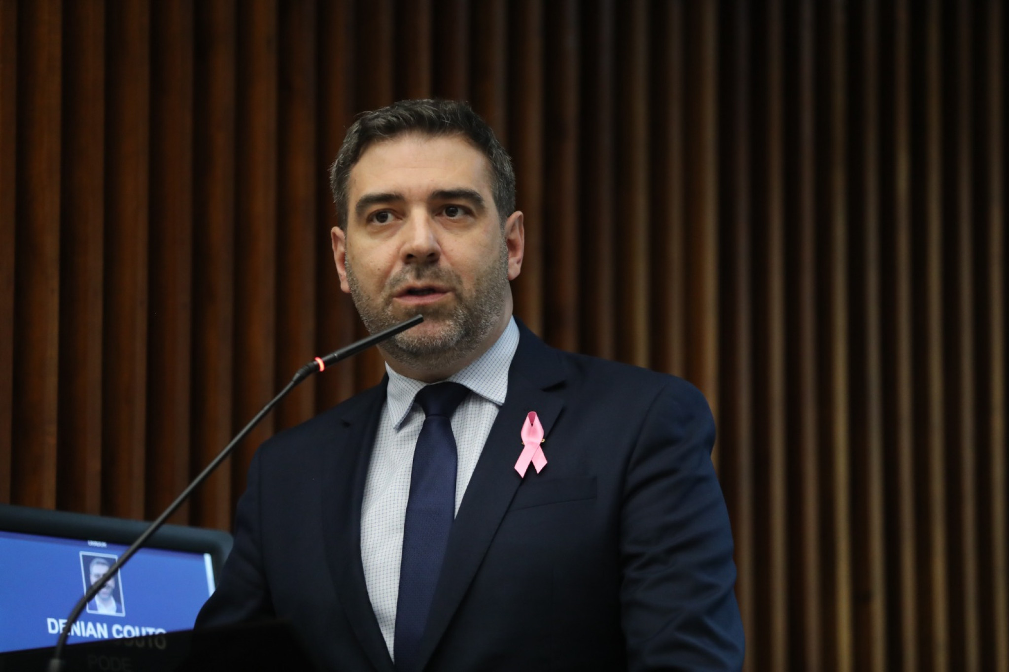 Em discurso no Plenário, deputado Denian Couto (Podemos) critica decisão judicial que suspende obra da Ponte de Guaratuba