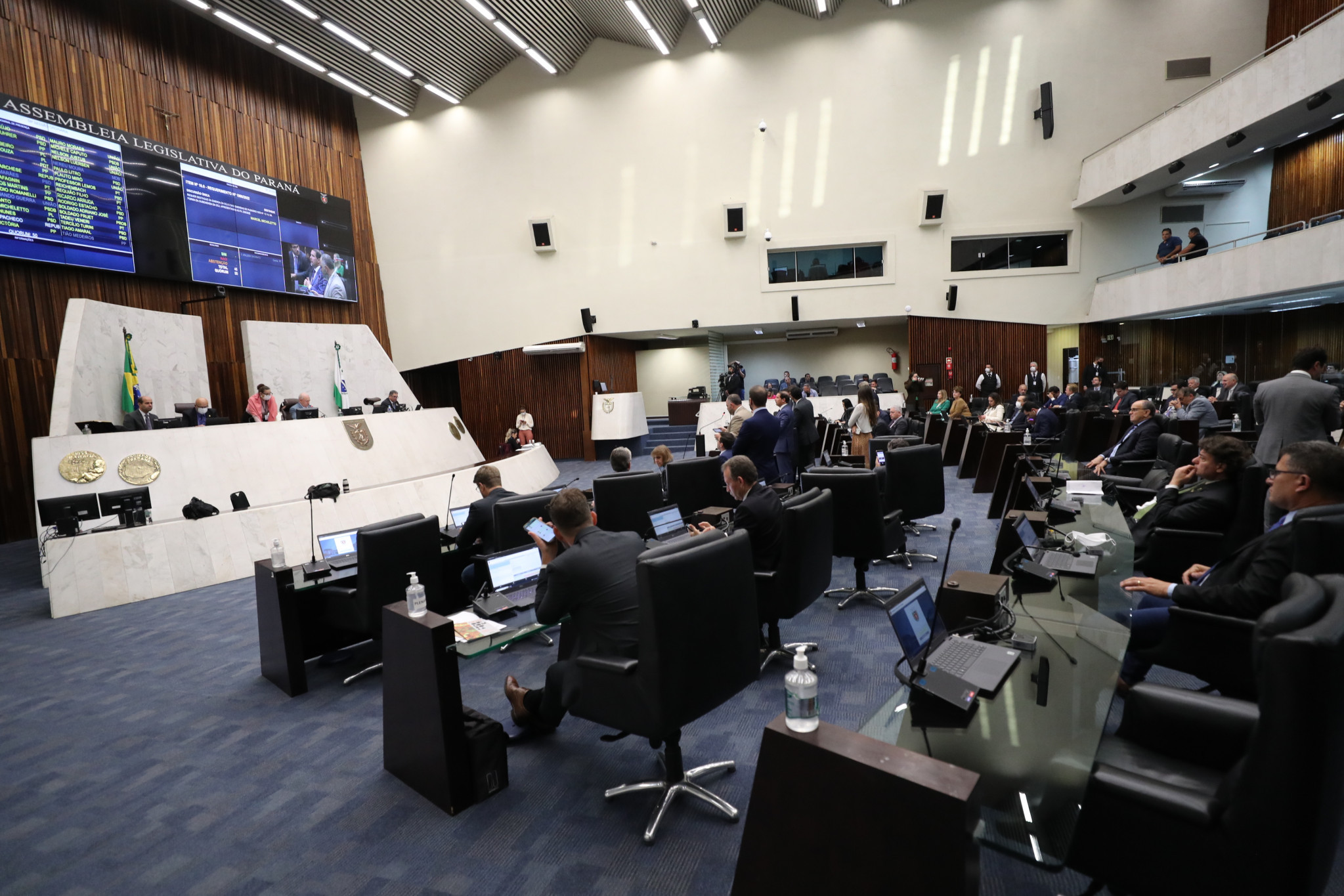 Assembleia aprova projeto que trata de ações de combate à violência doméstica e familiar contra a mulher