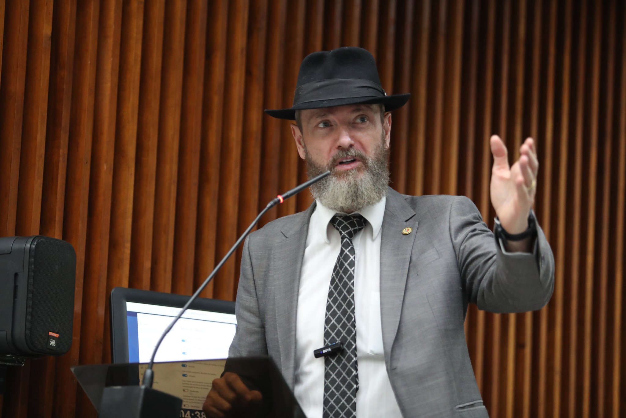 Deputado Tito Barichello (União) destaca investimento inédito em armas não letais para as polícias do Paraná