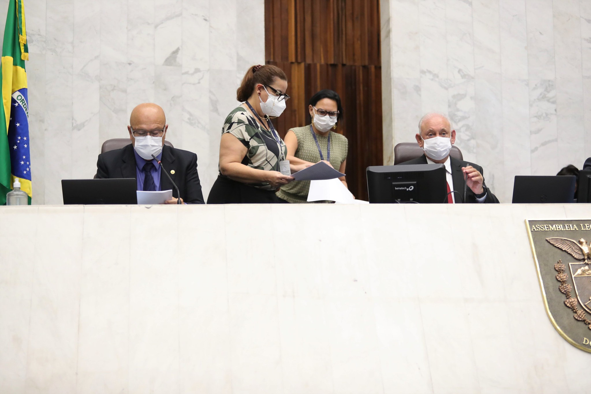 Bancada do governo comemora e Oposição reclama do pouco tempo de debate dos projetos de reestruturação da segurança pública