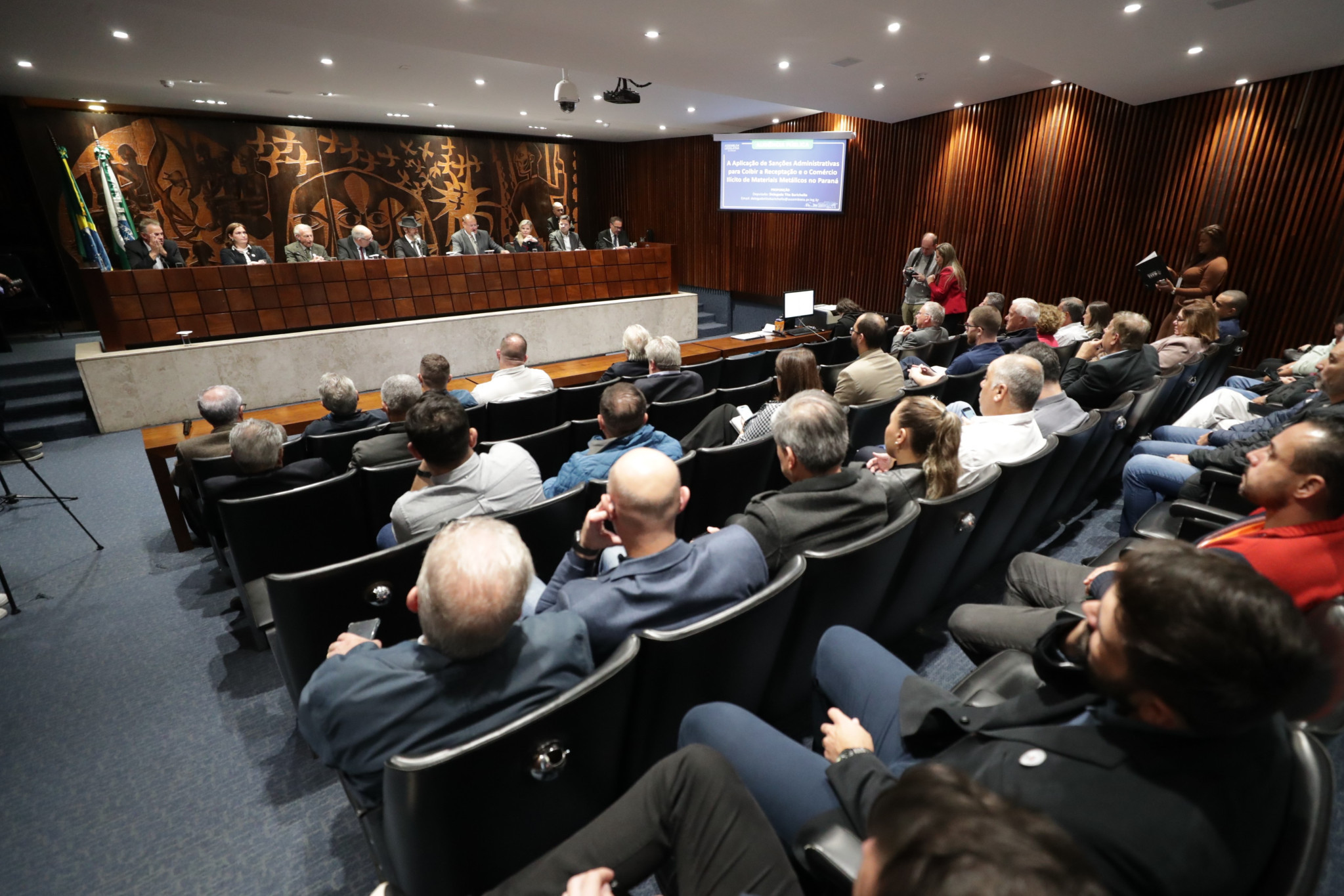 Audiência recebe sugestões para aprimorar PL que multa receptores de metais furtados no Paraná