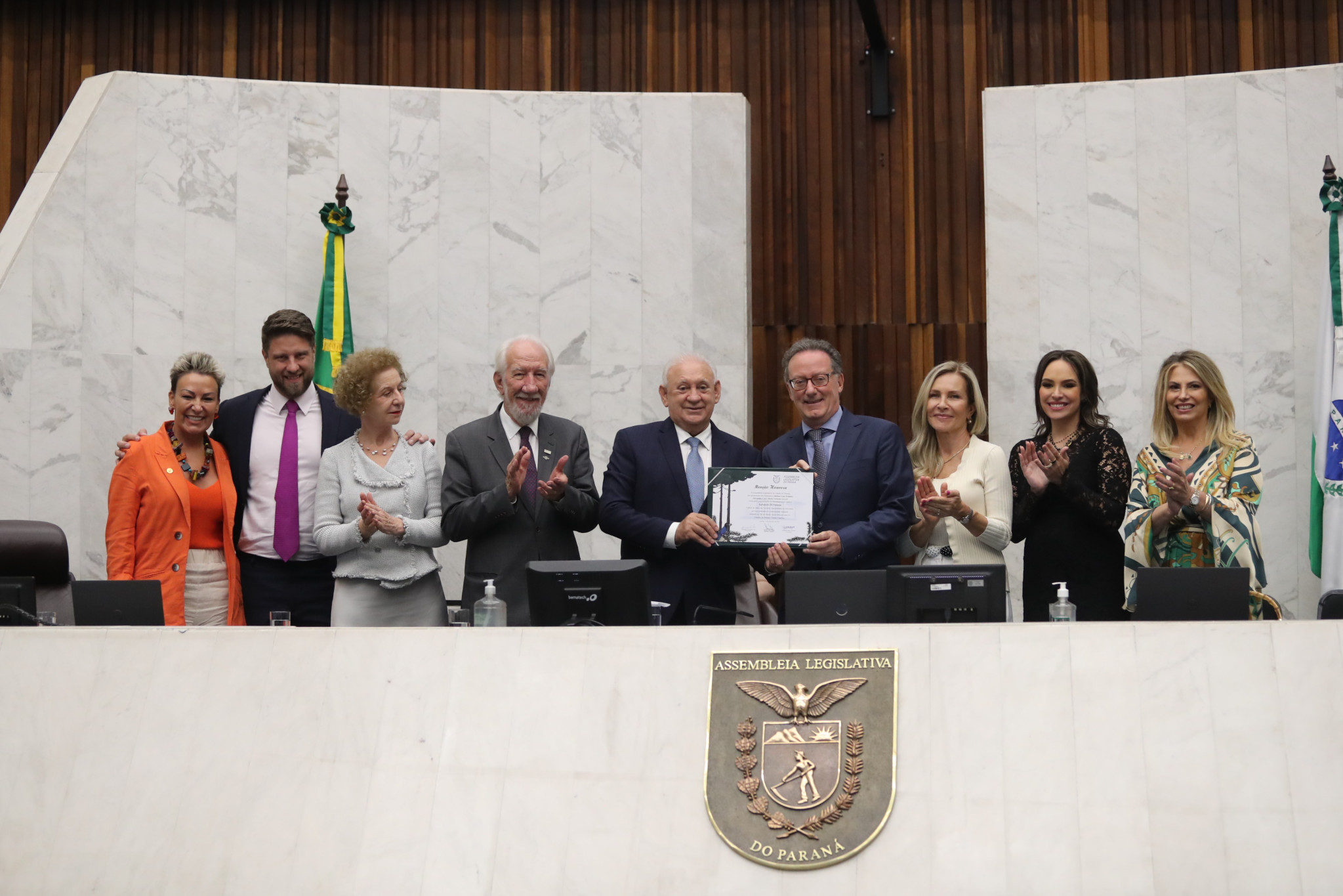 Cônsul-geral da Itália em Curitiba, Salvatore Di Venezia, é homenageado na Assembleia Legislativa