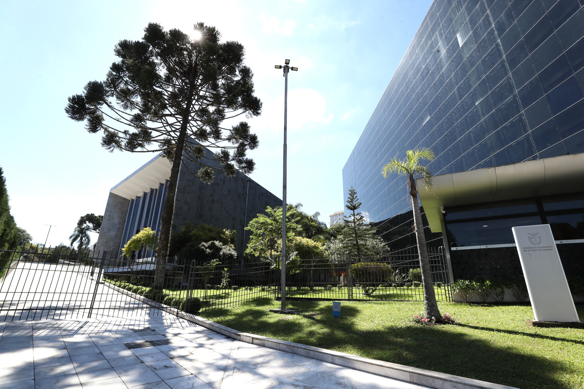 Audiências públicas, solenidades, sessões plenárias e reuniões de comissões movimentam a agenda da Assembleia