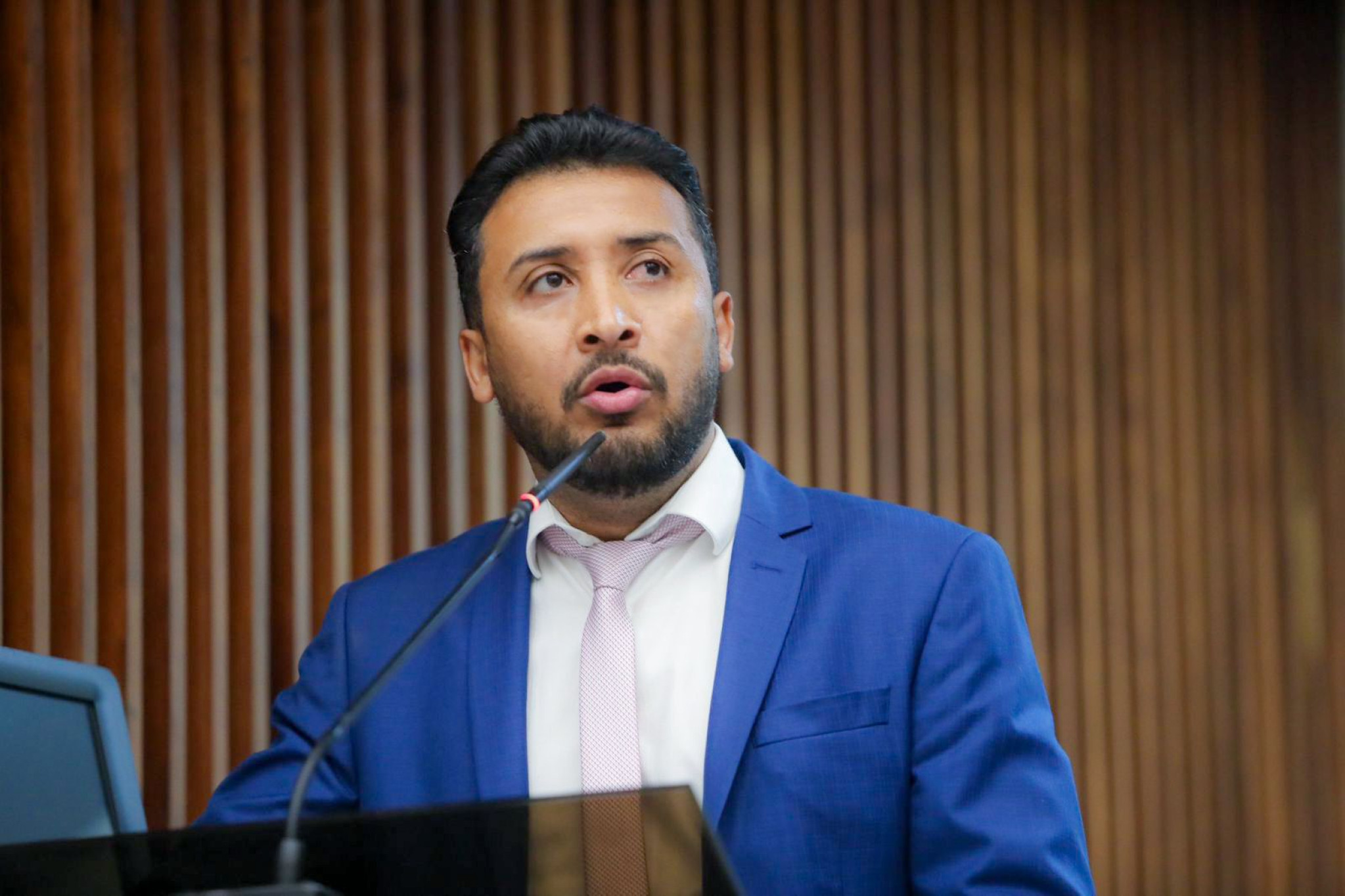 Deputado Soldado Adriano José (PP) apresenta projeto que valoriza prevenção e segurança aos clientes de baladas, com destaque especial para as mulheres