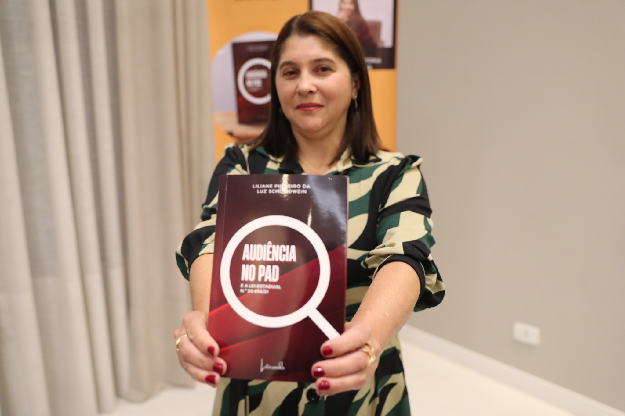 Livro sobre a audiência no Processo Administrativo Disciplinar é lançado na Assembleia