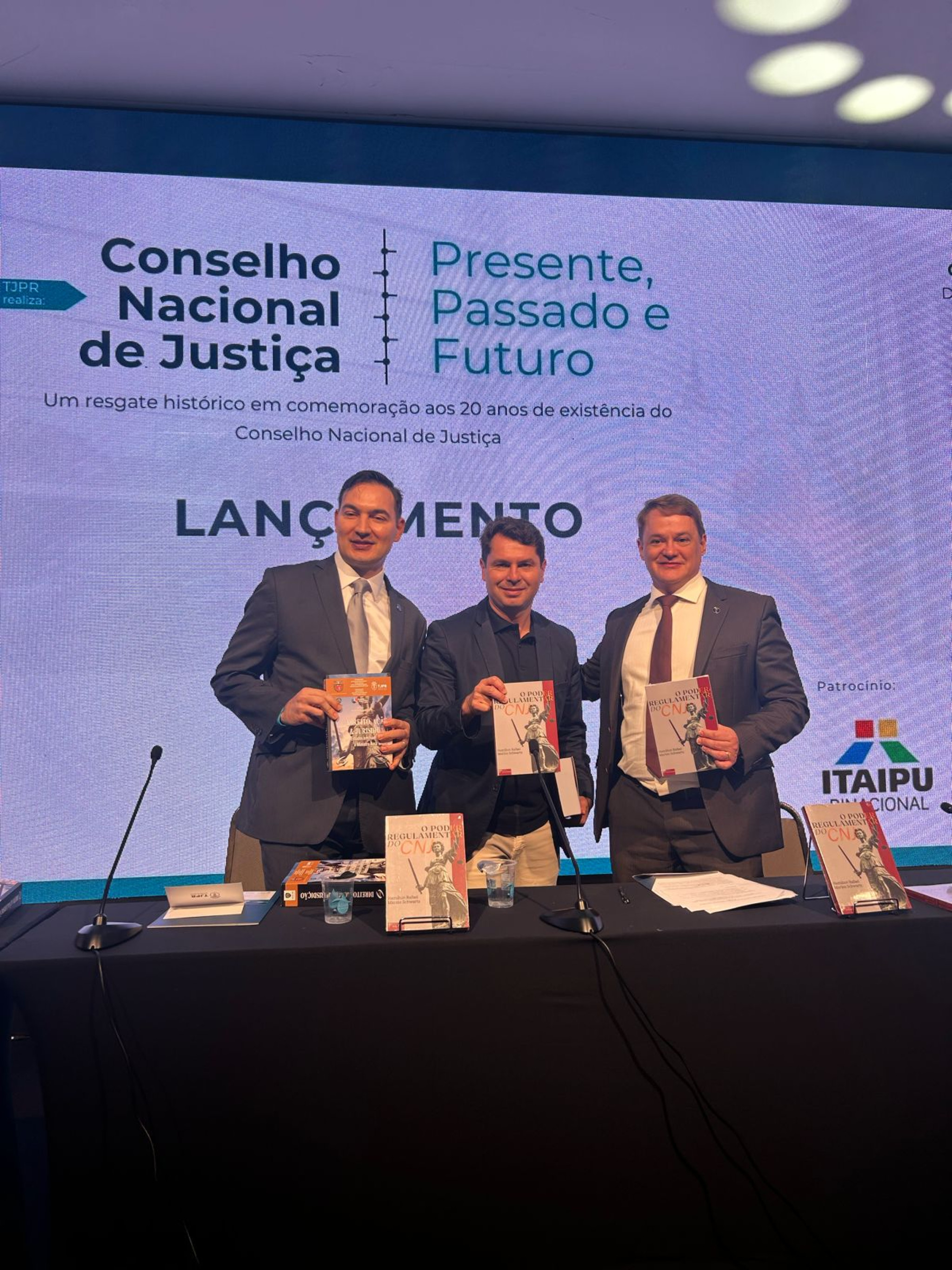 Deputado Alexandre Curi (PSD) representa Assembleia Legislativa em evento que celebra 20 anos do CNJ