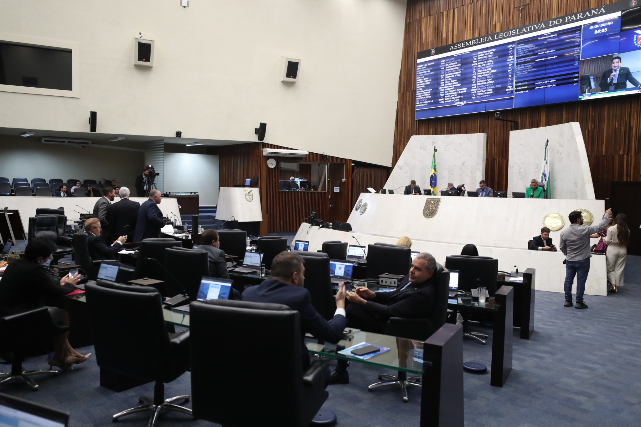 Aprovado projeto que busca minimizar impactos pelo uso excessivo de telas por crianças e adolescentes