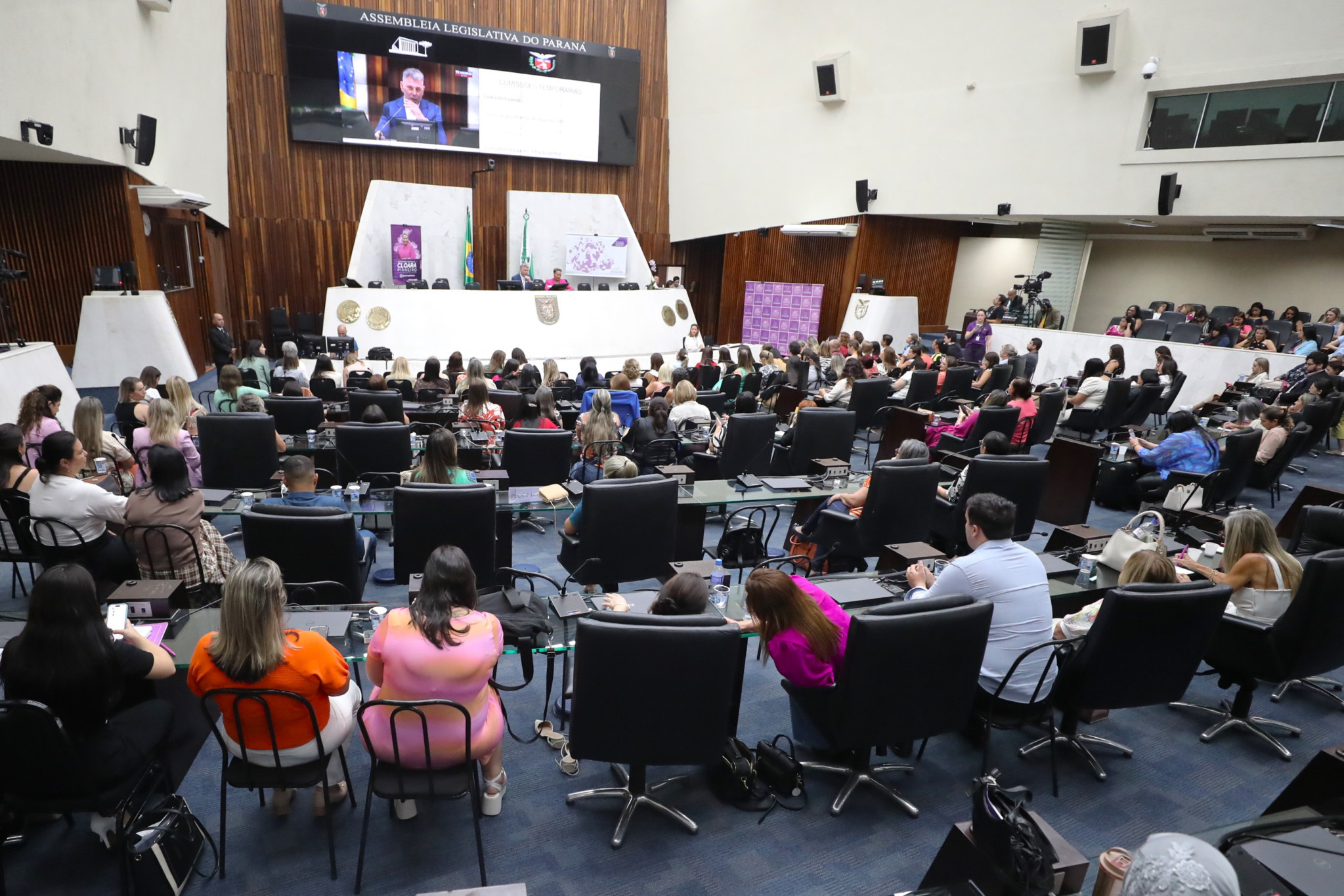 Palestras aprofundam conhecimento no encontro de prefeitas, vice-prefeitas e vereadoras na Assembleia