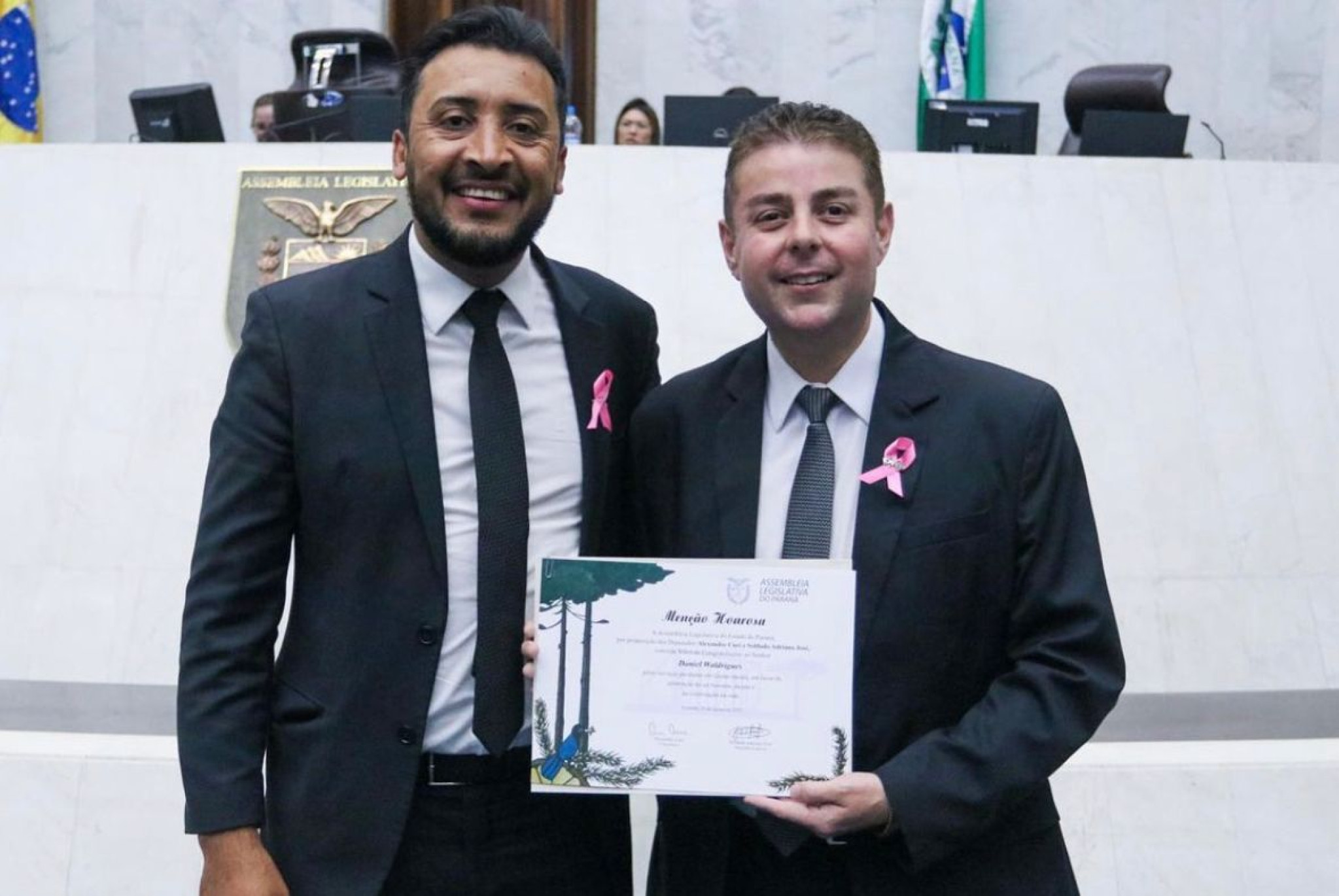 Deputado Soldado Adriano José (PP) entrega Menção Honrosa a Daniel Waldrigues