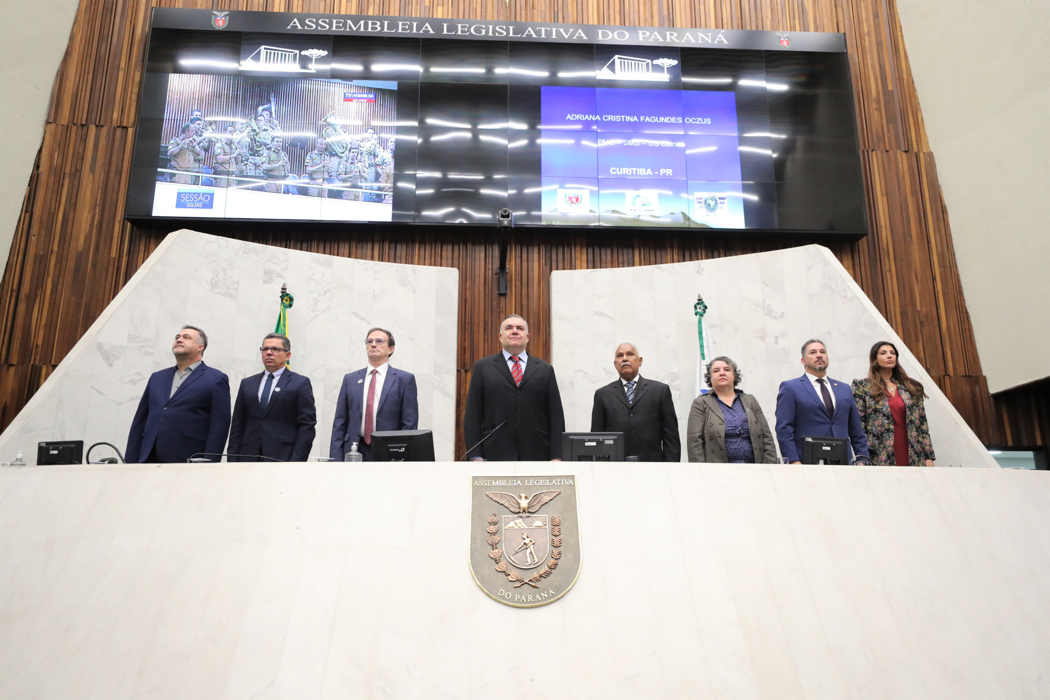 Sessão Solene na Assembleia Legislativa condecora personalidades empreendedoras do Paraná