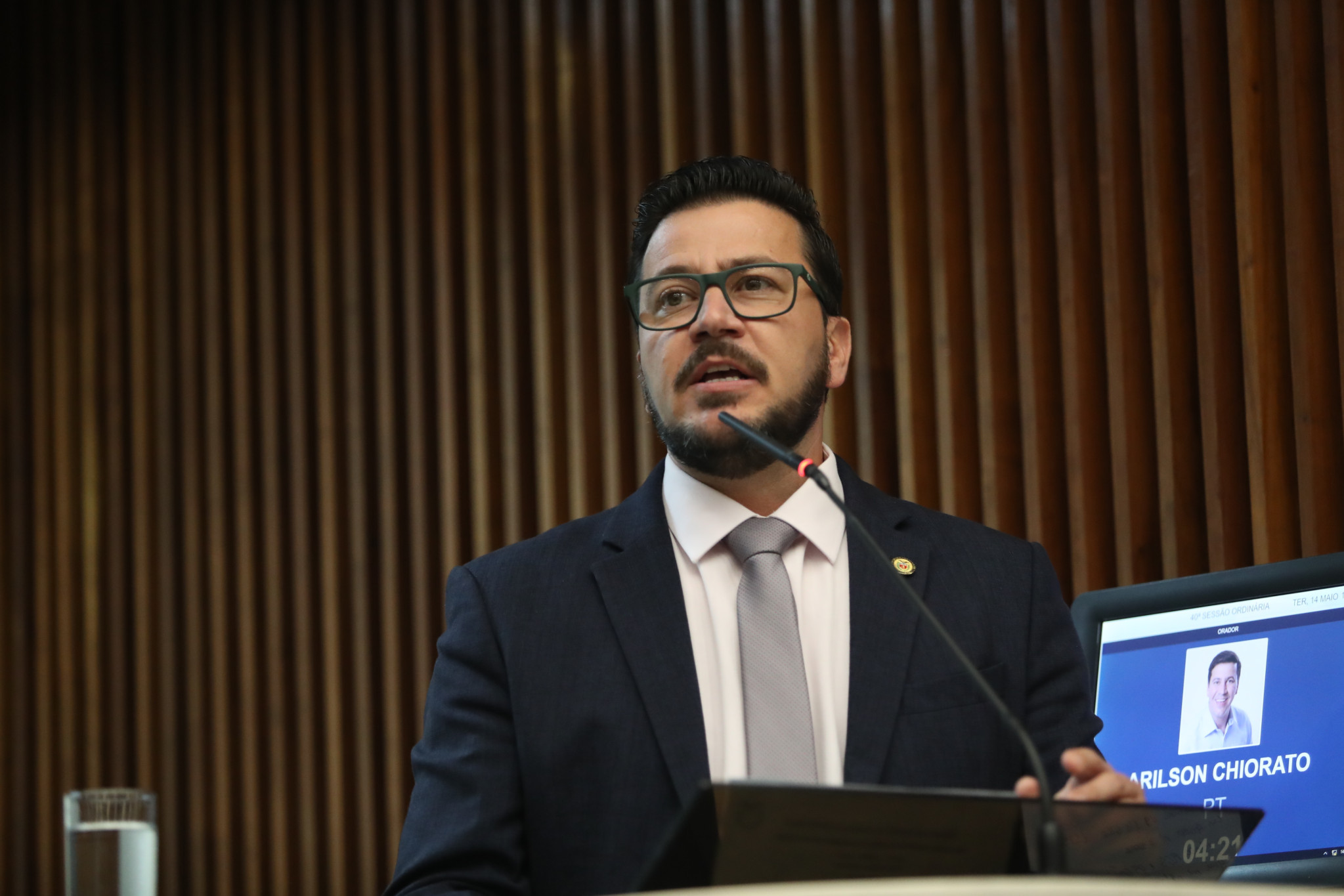 Deputado Arilson Chiorato (PT) denuncia que perdas salariais da educação pública do Paraná chegam a quase 40%