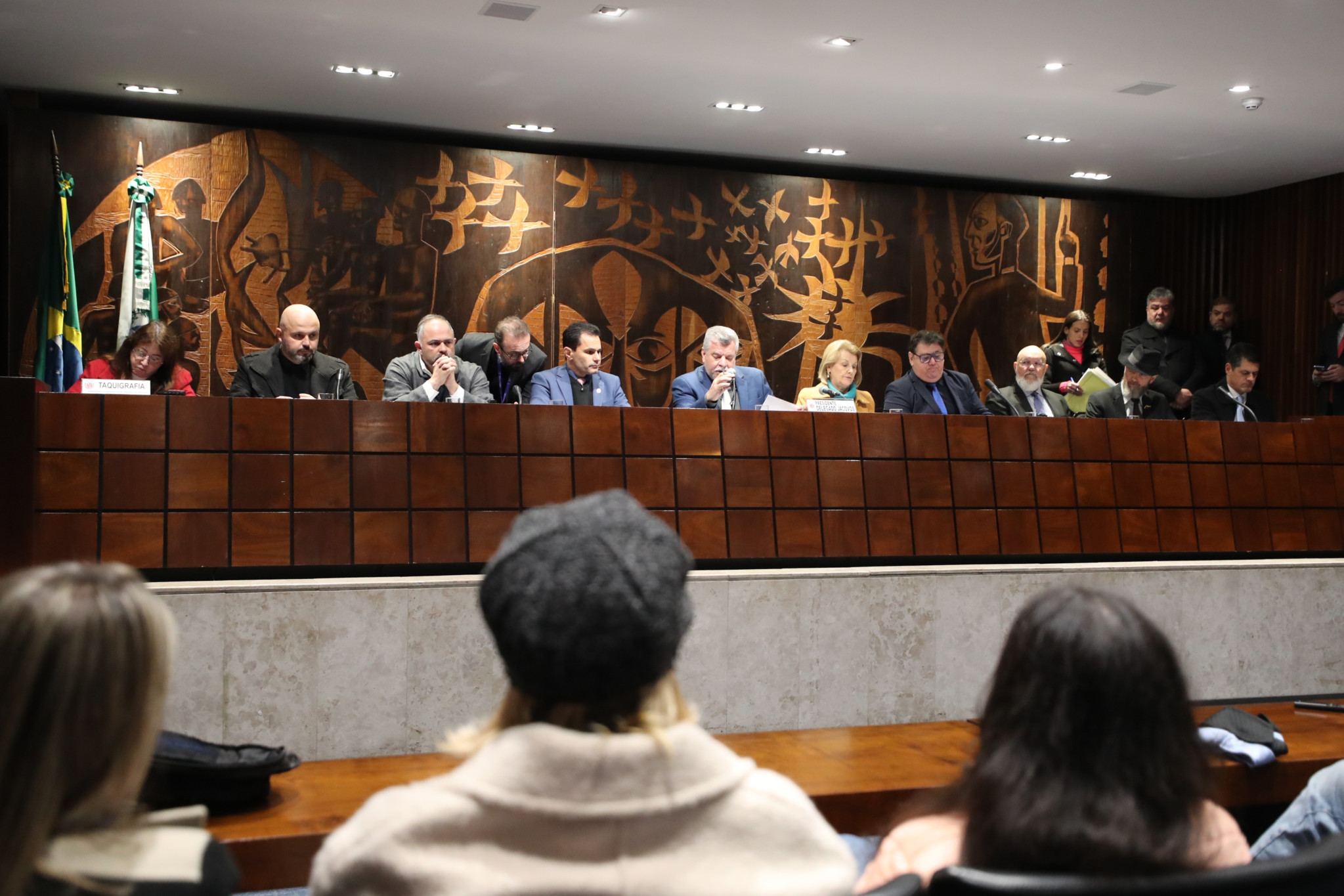 Conselho de Ética decide pela suspensão das prerrogativas parlamentares do deputado Renato Freitas (PT); parecer agora segue para a CCJ