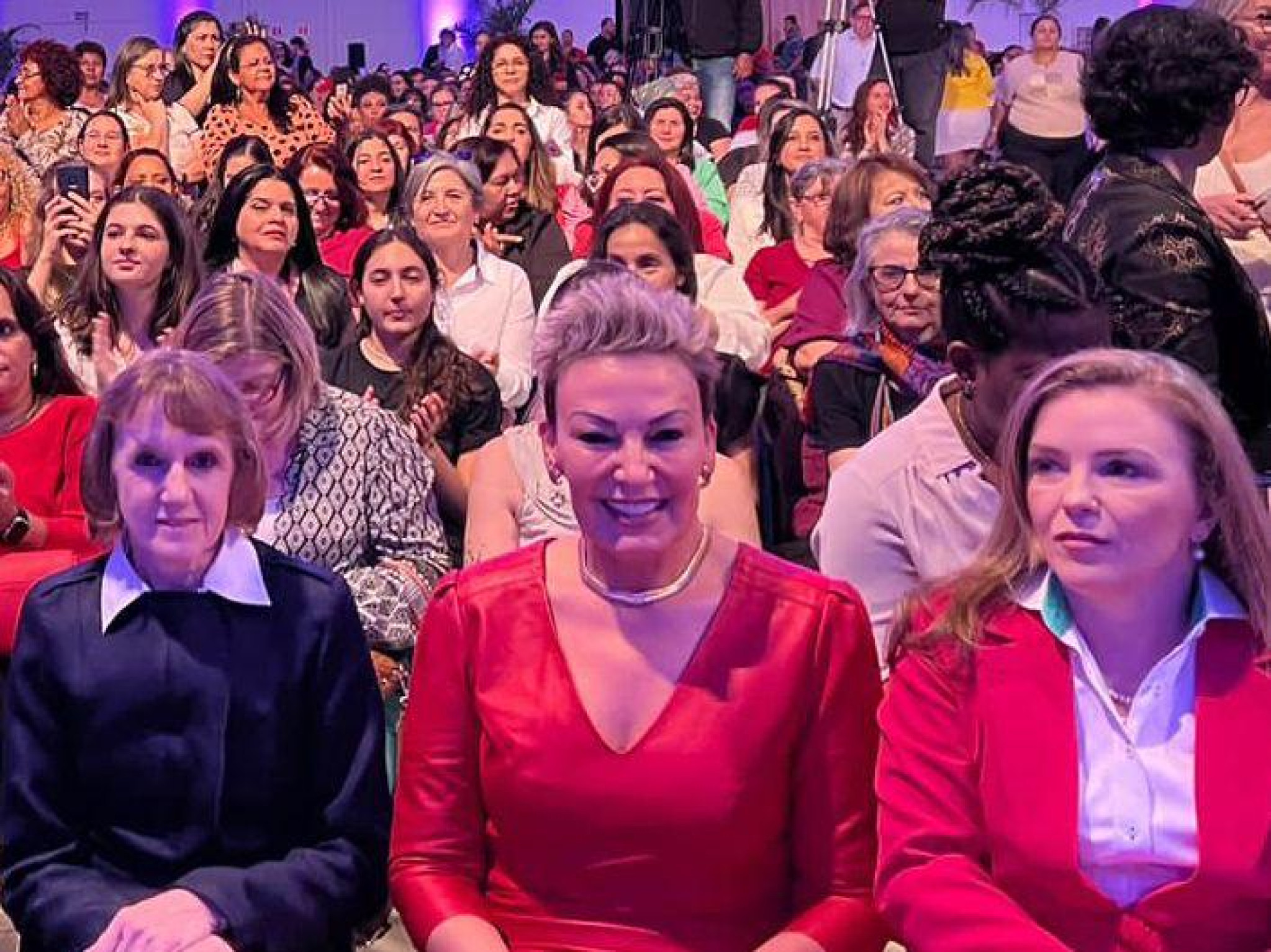 Procuradora da Mulher da Assembleia participa do 1° Encontro de Integração de Mulheres Latino-Americanas