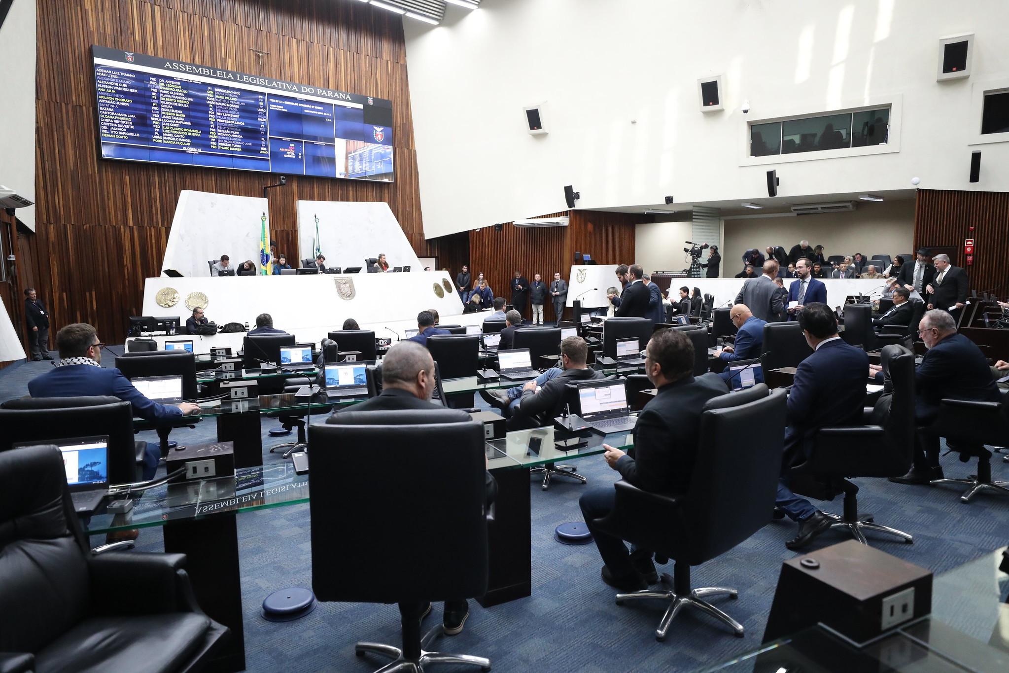 Projeto que prioriza atenção à saúde da mulher no climatério segue para sanção