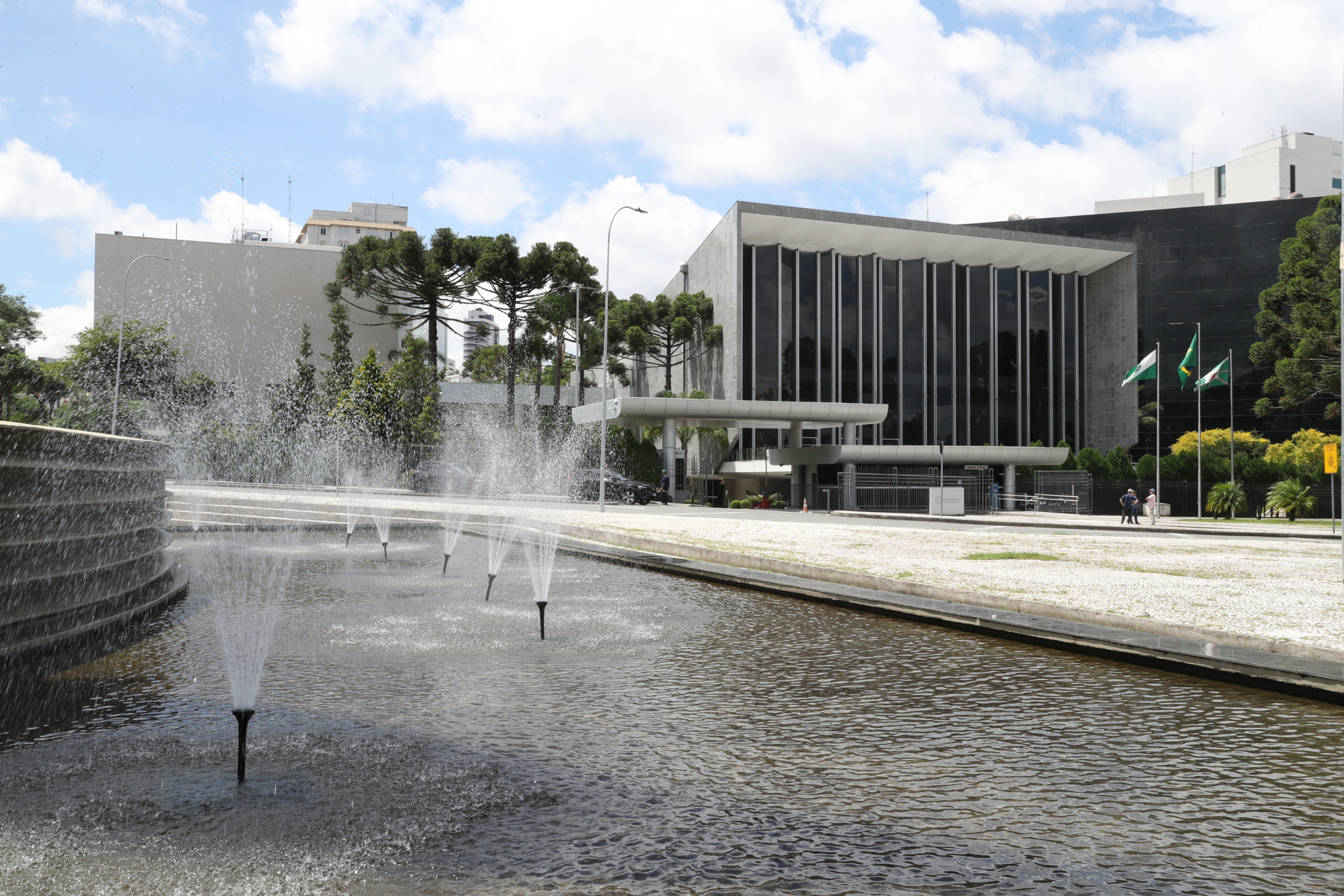 Alteração na Reforma Administrativa do Estado começa a ser debatida no Plenário da Assembleia