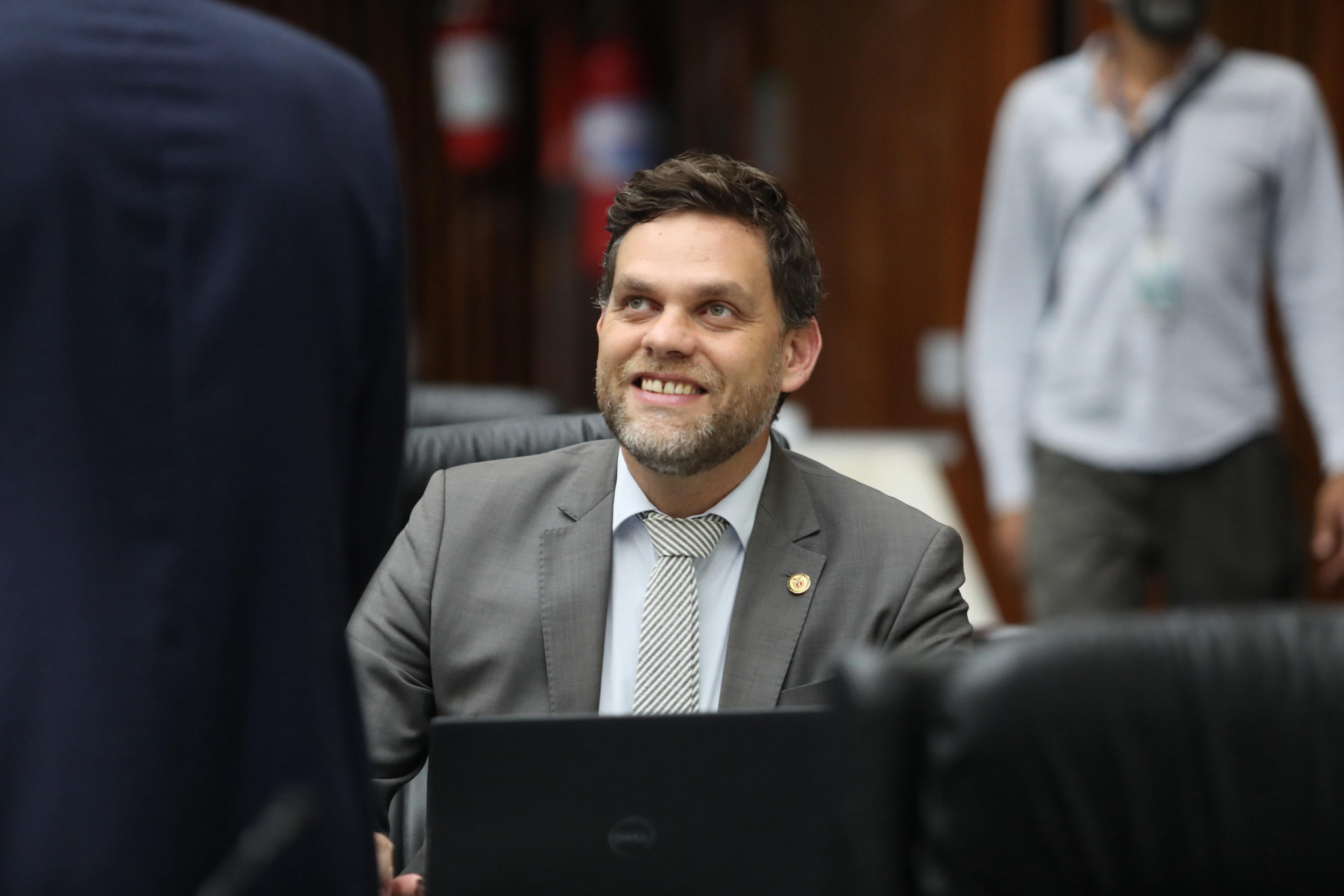 Aprovação do projeto da Ilha do Mel pela CCJ da Assembleia é positiva, avalia deputado Goura (PDT)