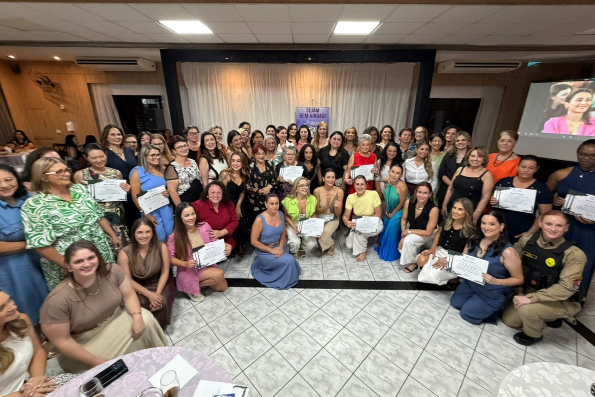 Deputada Mabel Canto (PP) homenageia mulheres que são destaque nos Campos Gerais