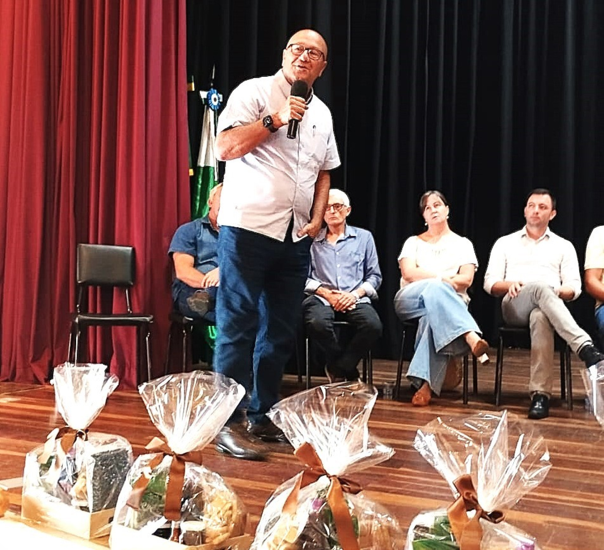 São as mulheres do campo que colocam comida no prato dos paranaenses, diz deptuado Luiz Claudio Romanelli (PSD)