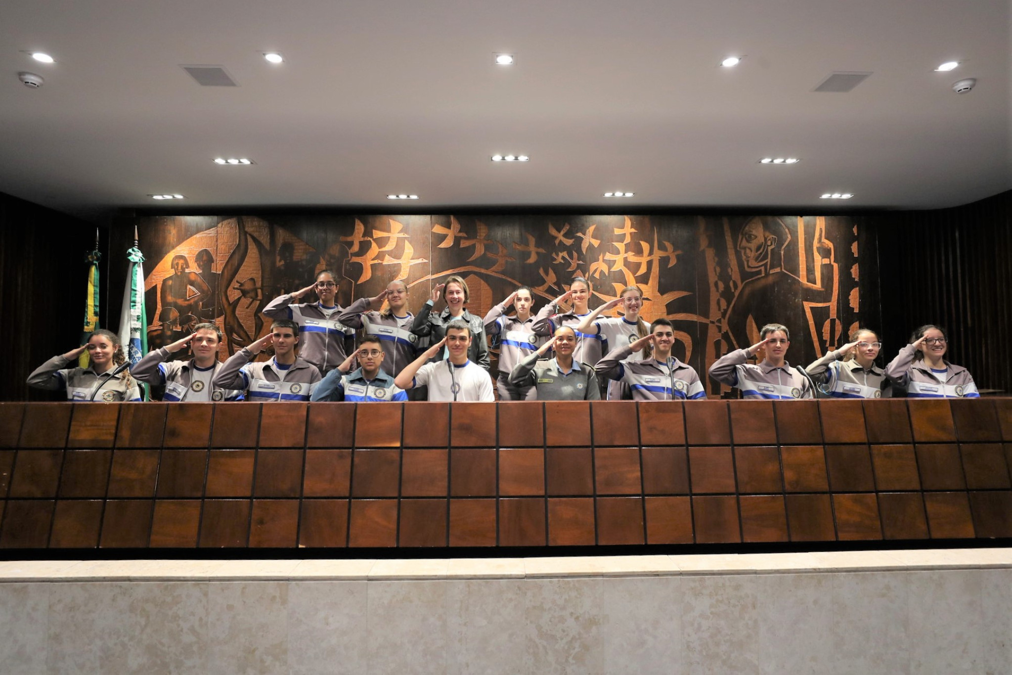 Estudantes do Colégio Militar de Curitiba e da UFPR visitam a Assembleia nesta quarta-feira (28)