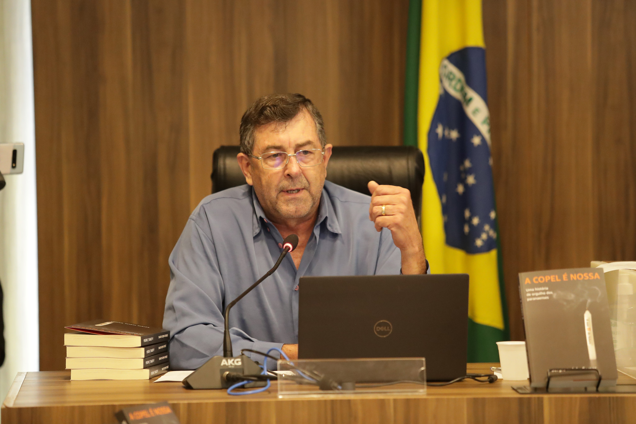 Livro “A Copel é Nossa” é lançado durante audiência pública e autor adianta: obra tem detalhes inéditos