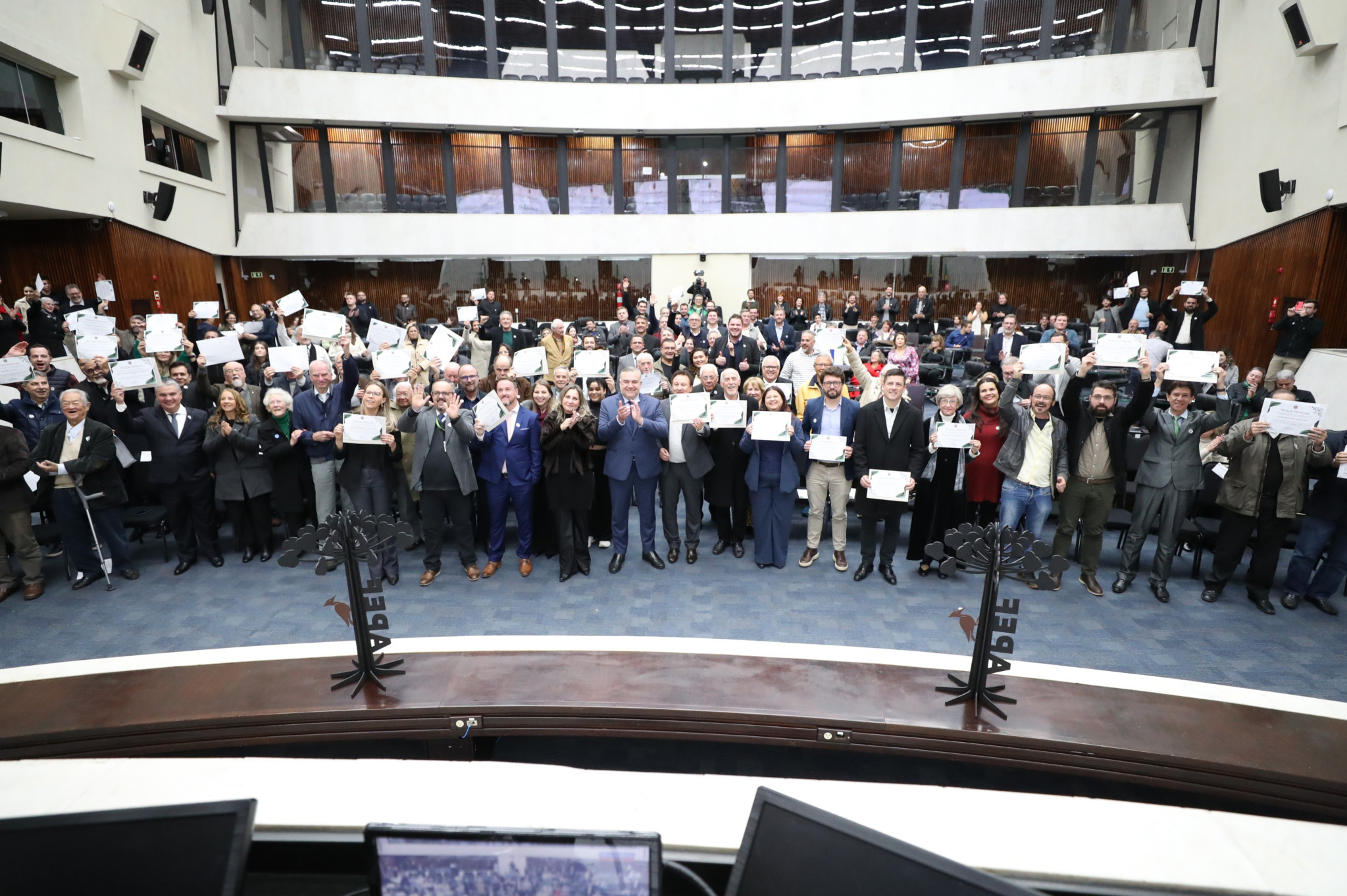 Assembleia promove sessão solene em homenagem aos engenheiros florestais do Paraná