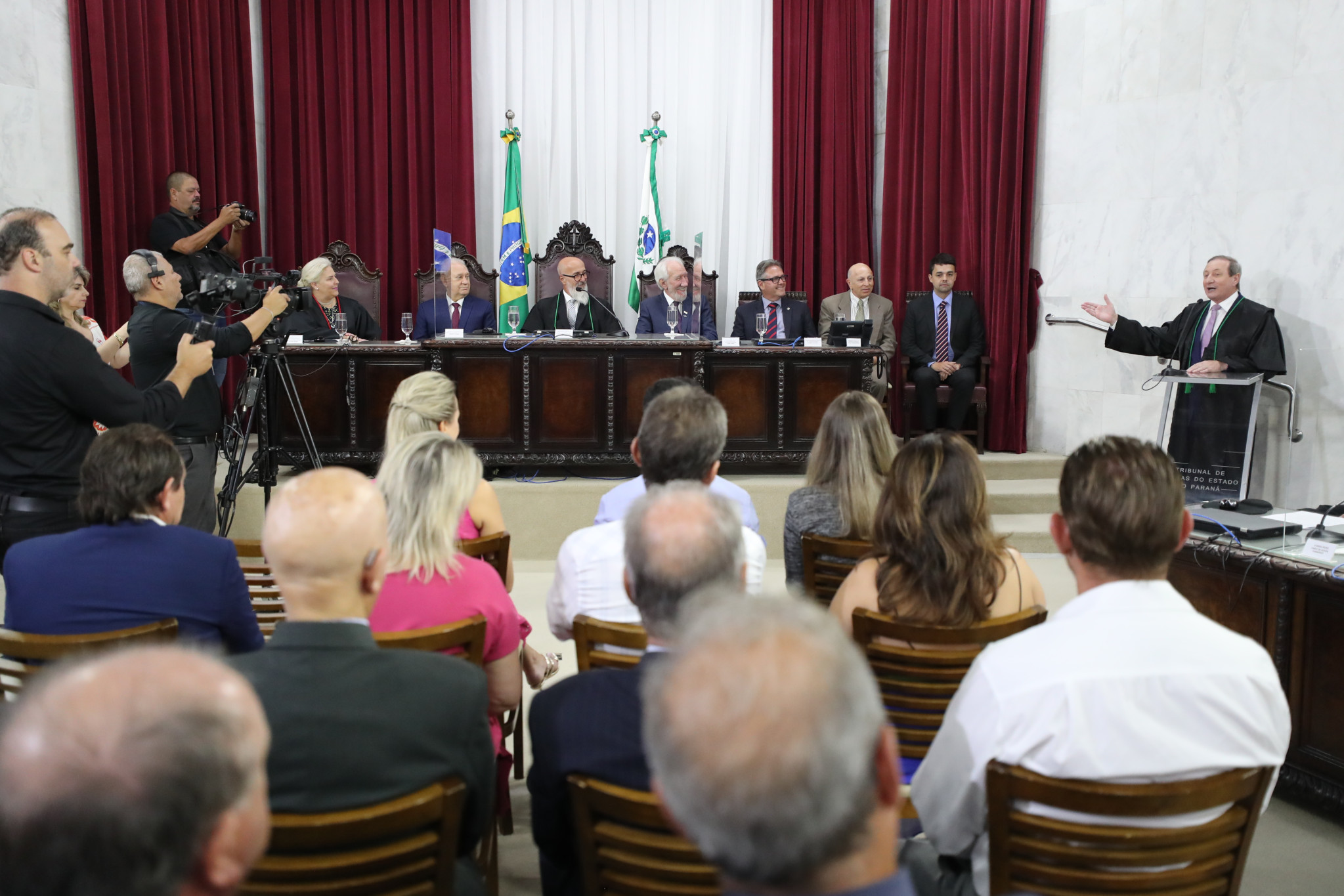 Deputados prestigiam posse de Augustinho Zucchi no Tribunal de Contas