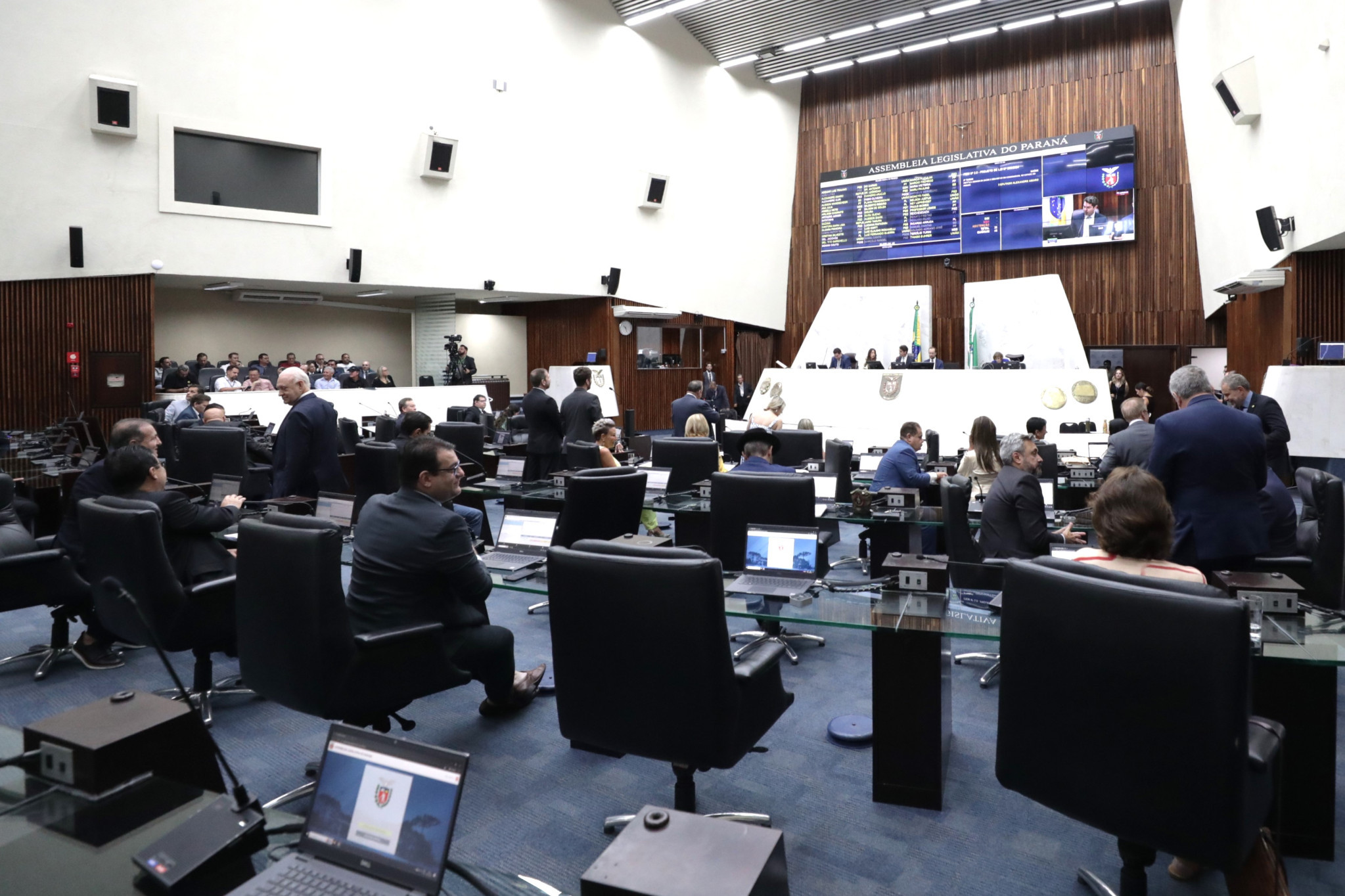 Assembleia aprova por unanimidade projeto de apoio às mulheres vítimas de violência