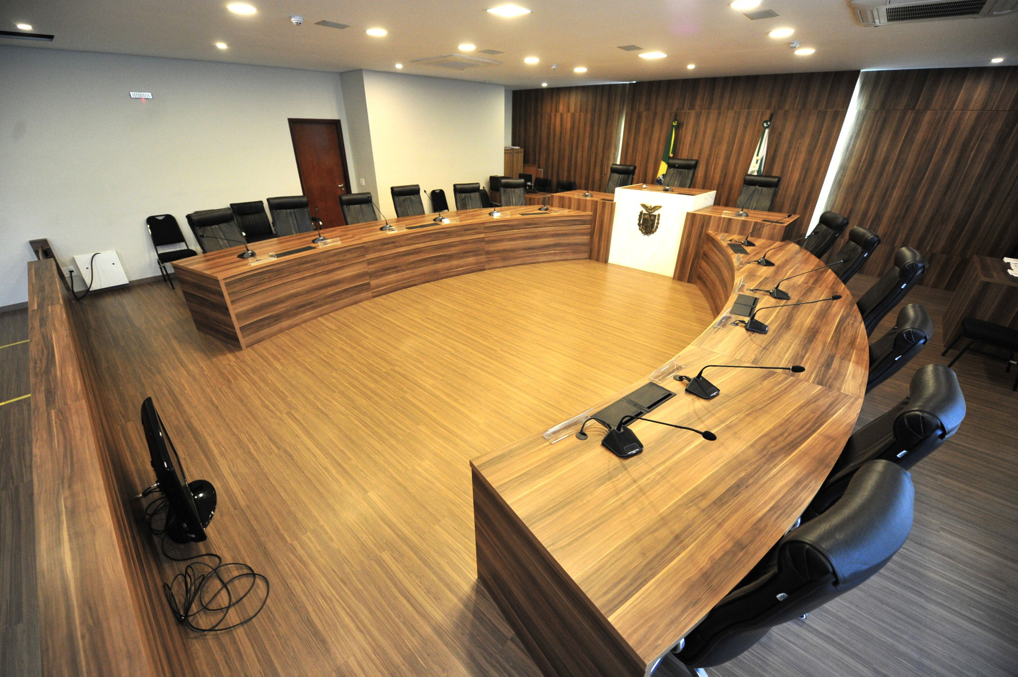 CCJ realiza reunião extraordinária para analisar emendas ao projeto que trata do reajuste dos professores