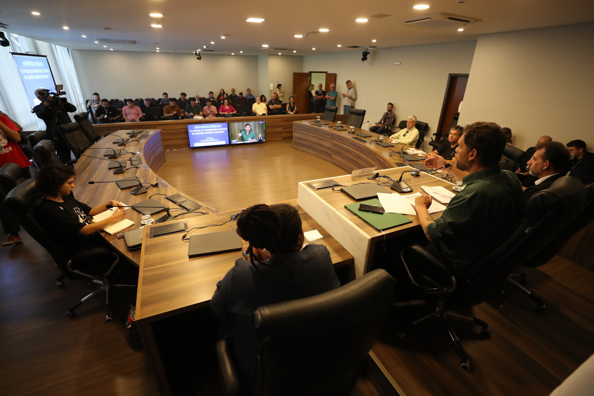 Especialistas discutem os desafios do transporte público de Curitiba para próximas décadas