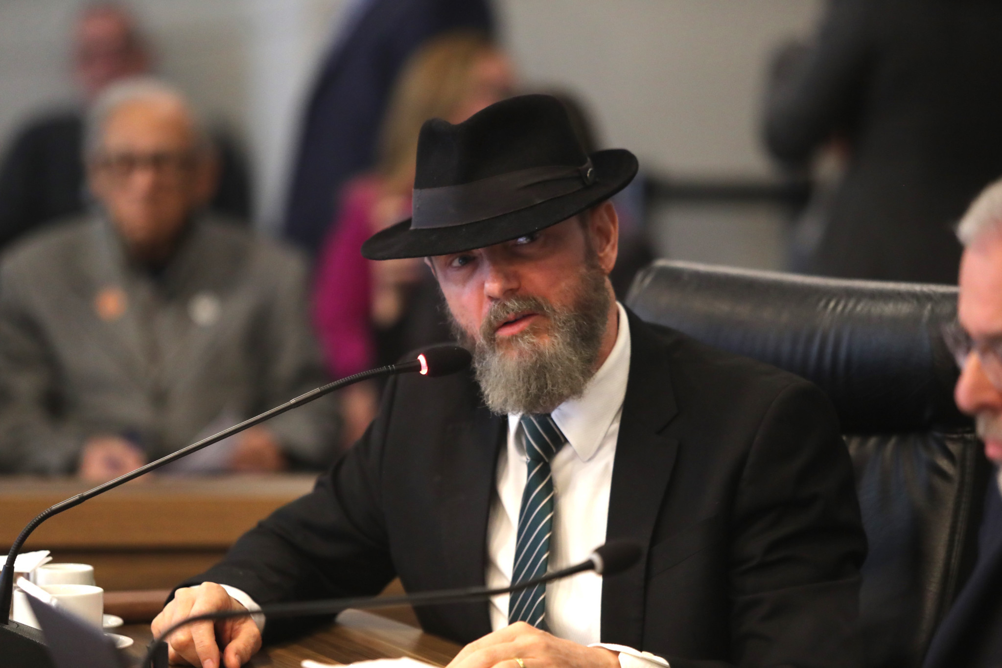 Deputado Delegado Tito Barichello (União) defende projeto que incentiva o uso ético da inteligência artificial nas escolas públicas do Paraná