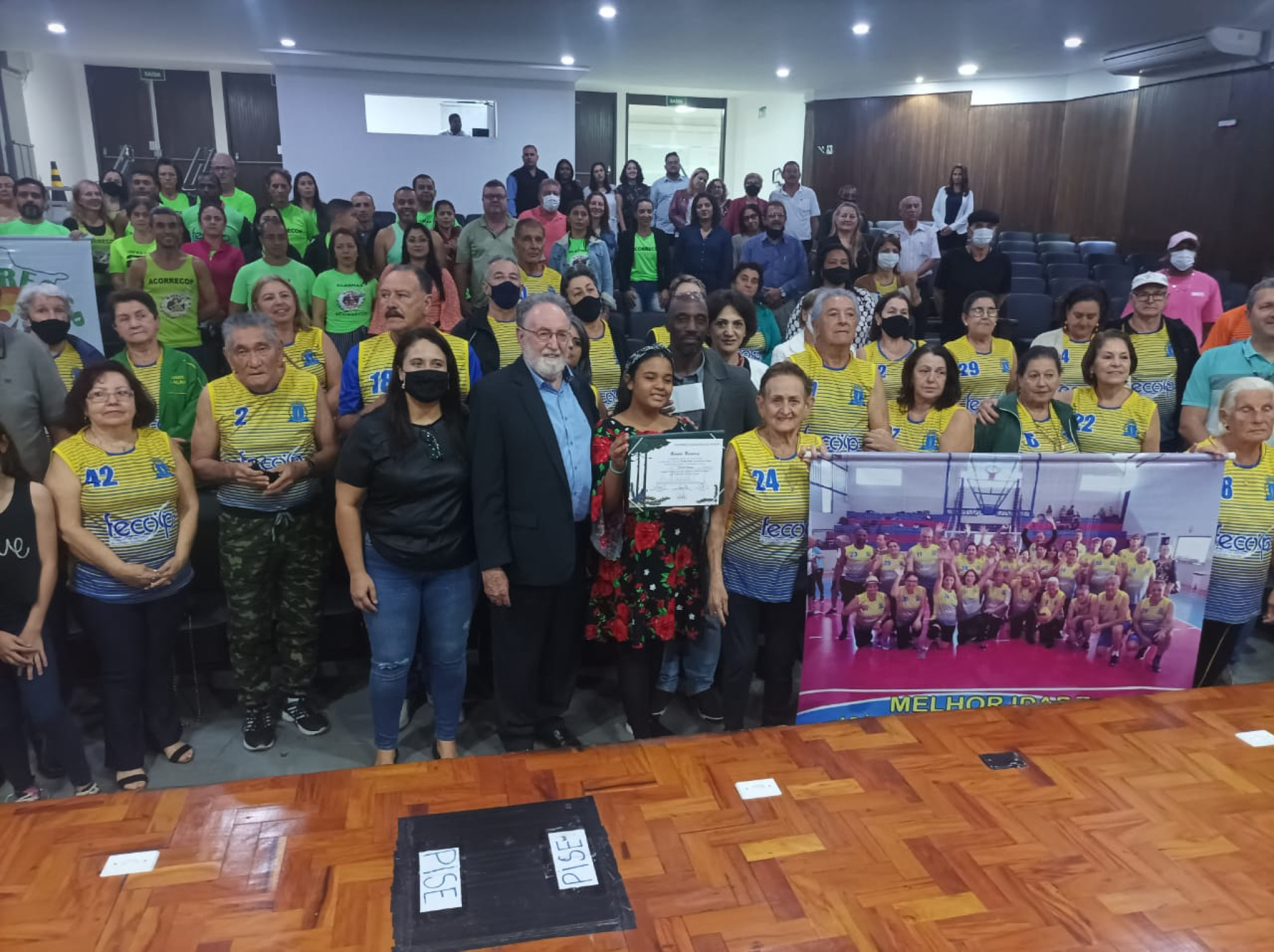 Deputado Tercilio Turini homenageia desportista em Cornélio Procópio com menção honrosa da Assembleia