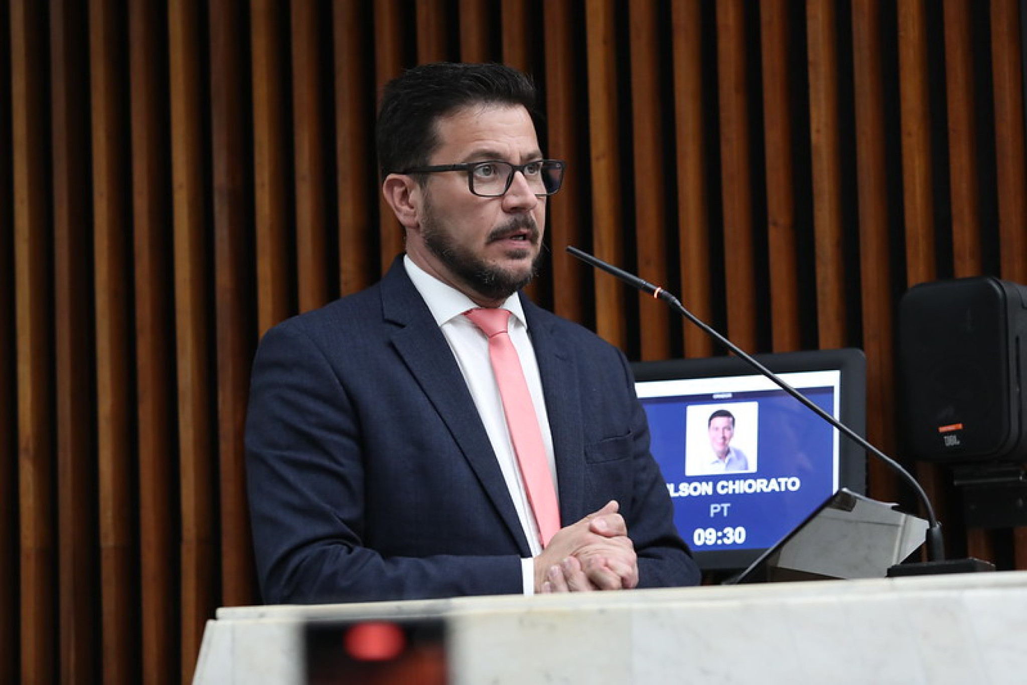 CCJ aprova projeto de lei que propõe campanha pela paz nas escolas