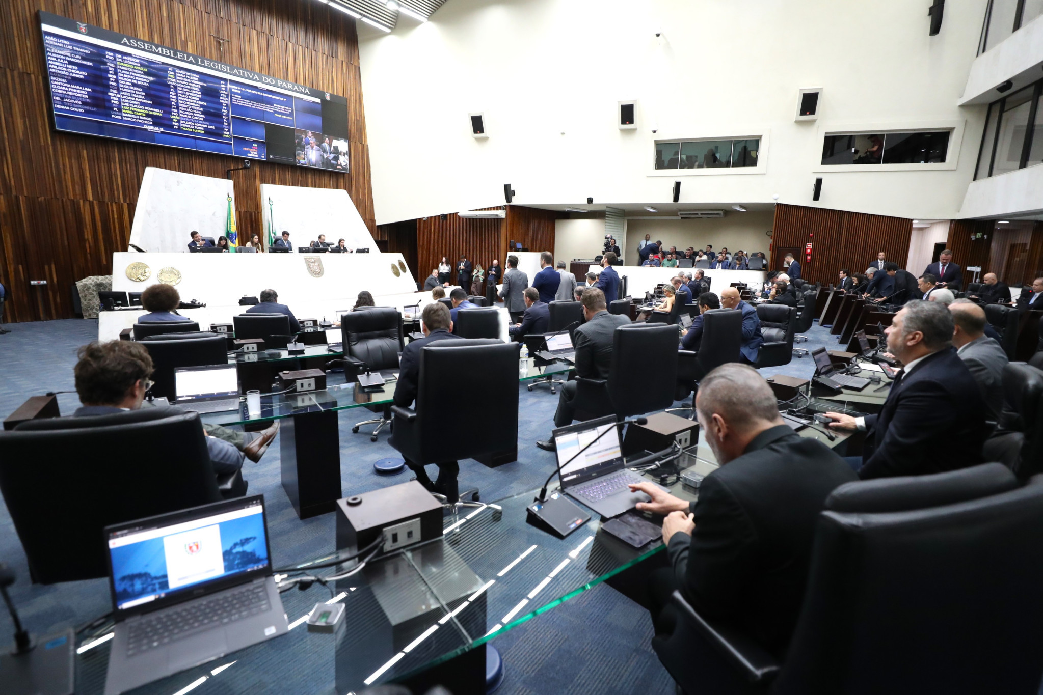 Deputados aprovam auxílio emergencial de R$ 1 mil por mês a moradores em vulnerabilidade de Rio Bonito do Iguaçu