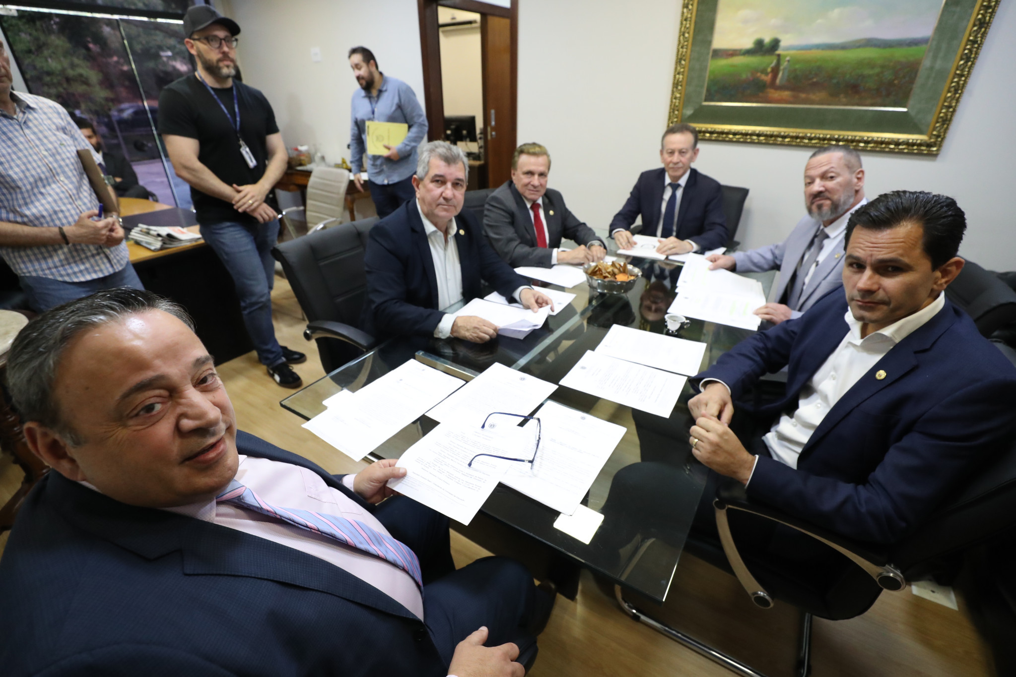 Propostas que tratam de banheiros unissex e ideologia de gênero no ensino avançam na Comissão de Educação