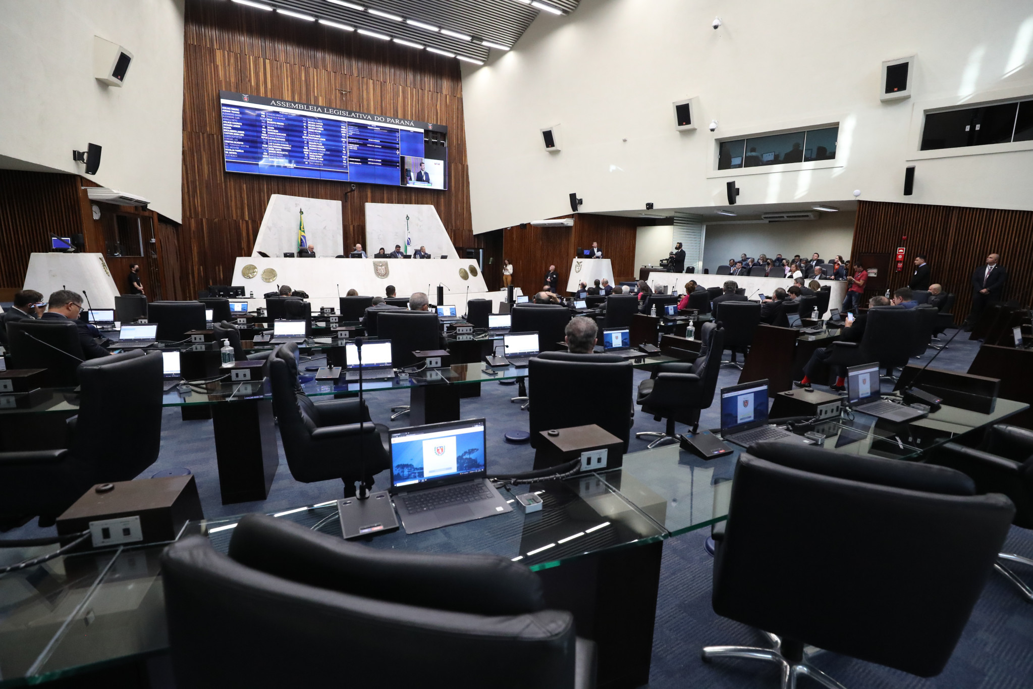 A proposta que garante vagas de piloto de aeronaves da PM para praças da corporação é aprovada em redação final