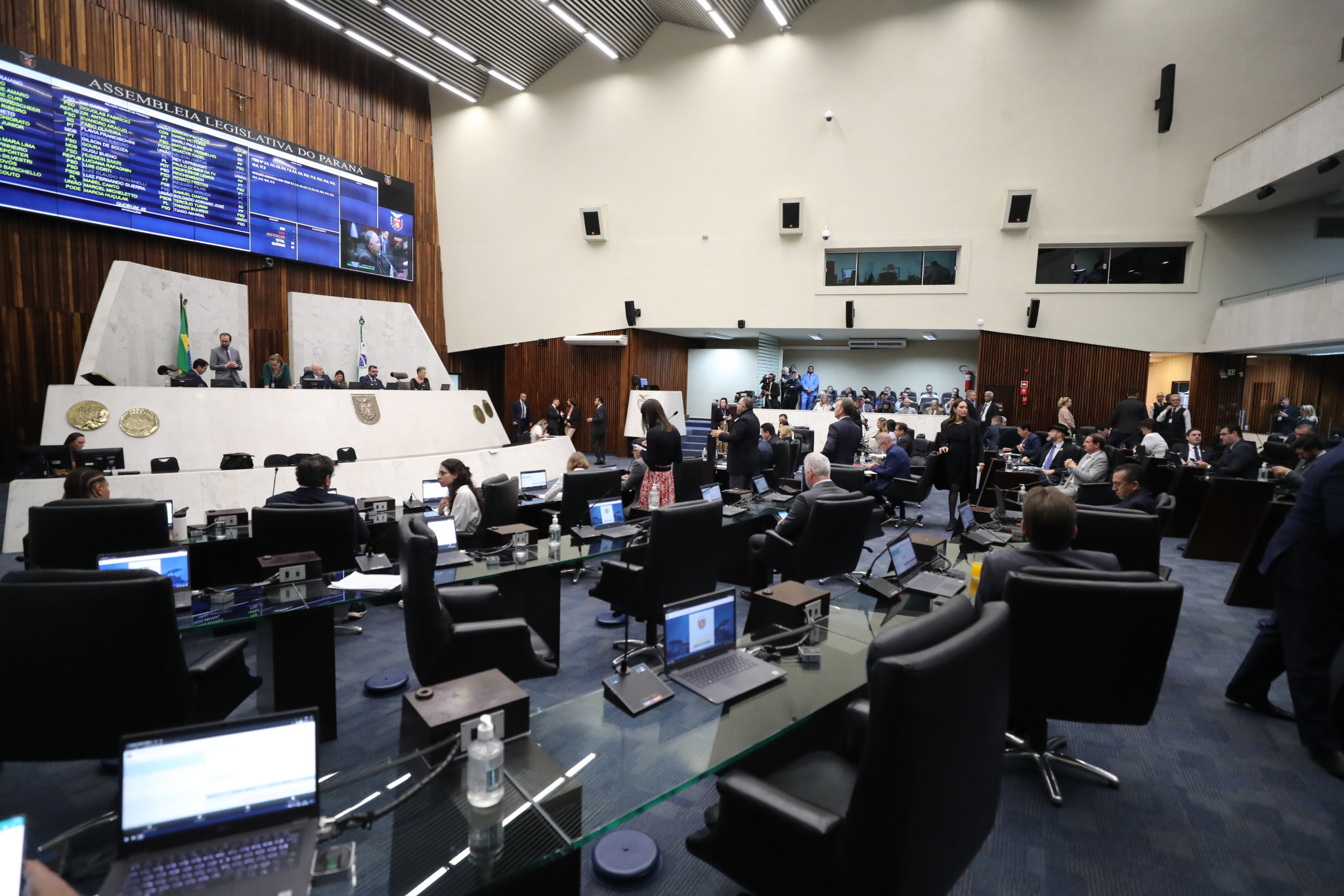 Diante de quase sete mil casos por ano, deputados aprovam projeto para diminuir registro de bebês sem o nome do pai